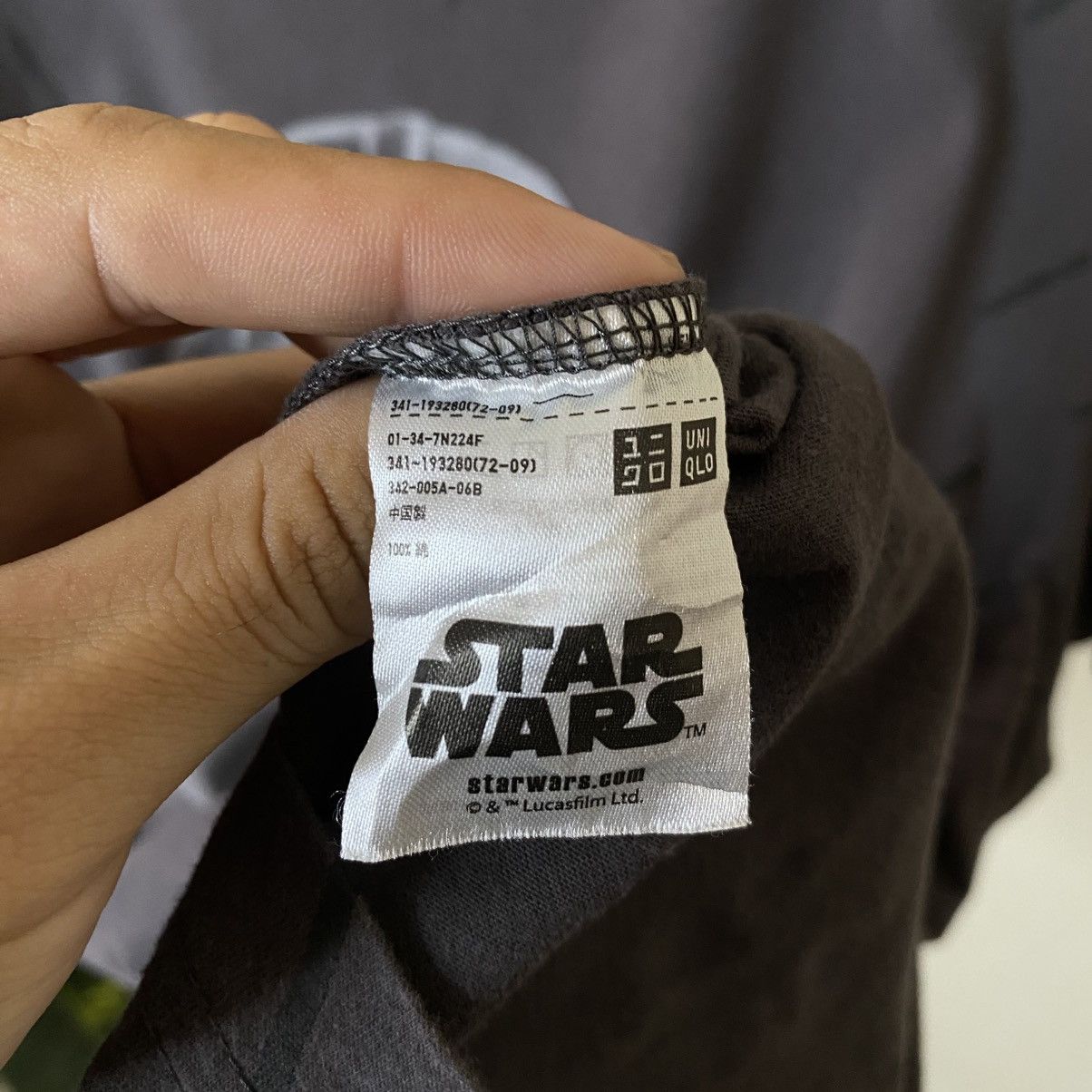 Star Wars Uniqlo Ut x Star Wars Darth Vader Big Graphic Collaboration Size US L / EU 52-54 / 3 - 4 Thumbnail