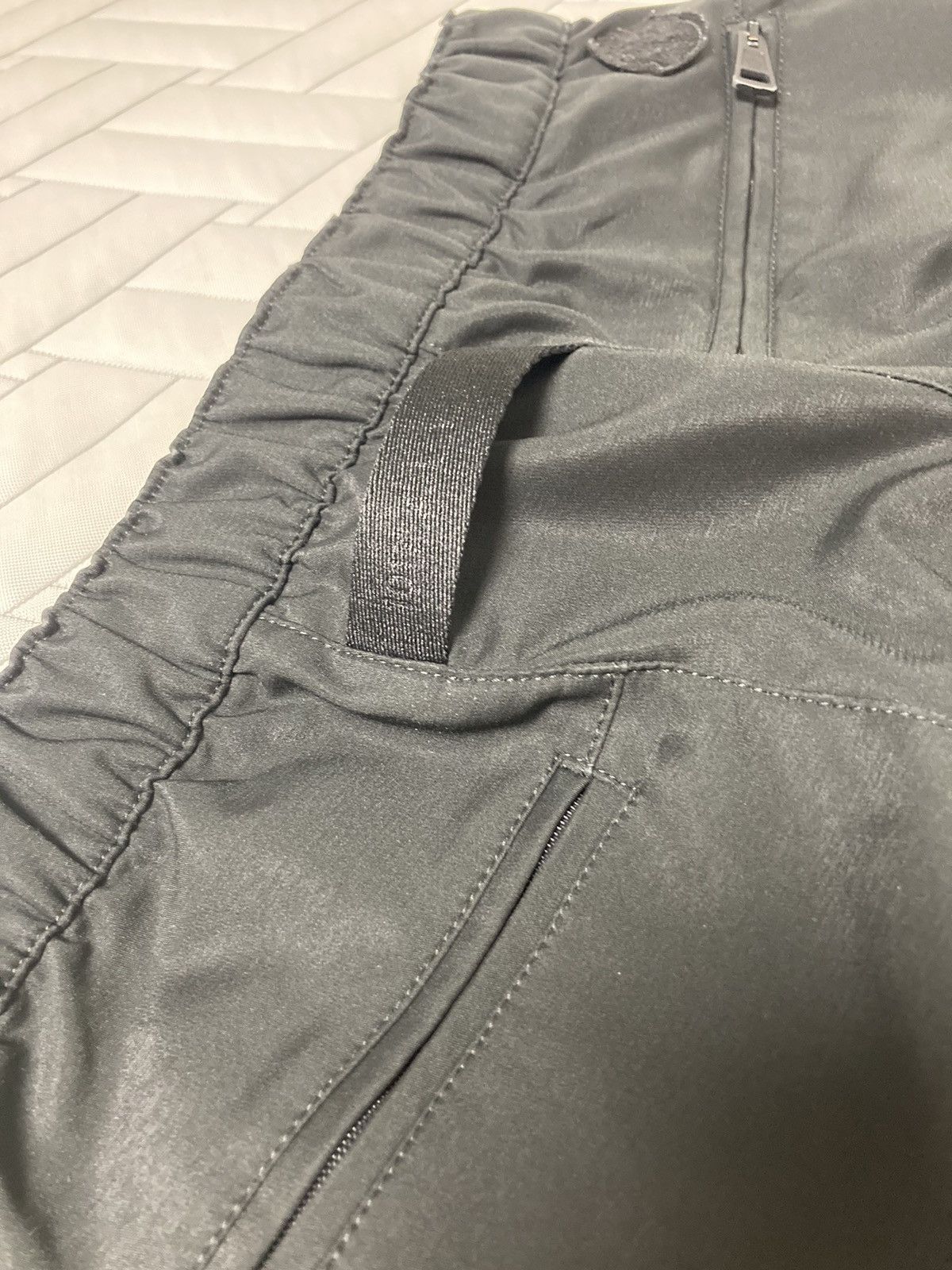 1017 ALYX 9SM × Moncler 1017 ALYX 9SM X MONCLER POCKET DETAIL PANTS Size US 32 / EU 48 - 3 Thumbnail
