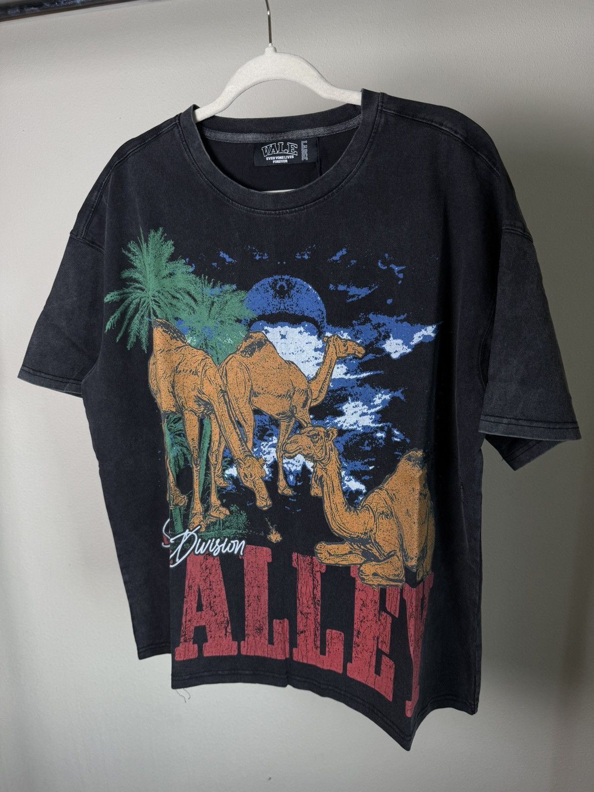 Vale Lives “Oasis” Box T-Shirt