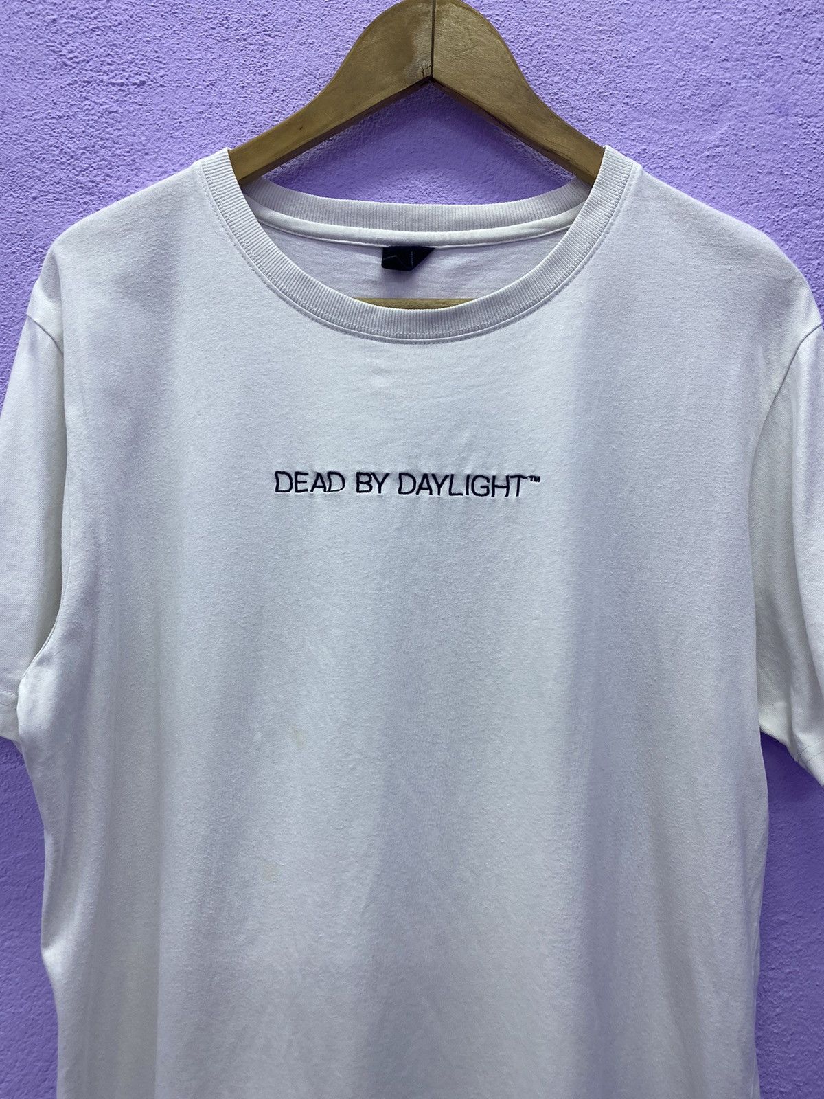 Japanese Brand Dead By Daylight ‘ Dead is not an escape’ White Tee Size US M / EU 48-50 / 2 - 4 Thumbnail