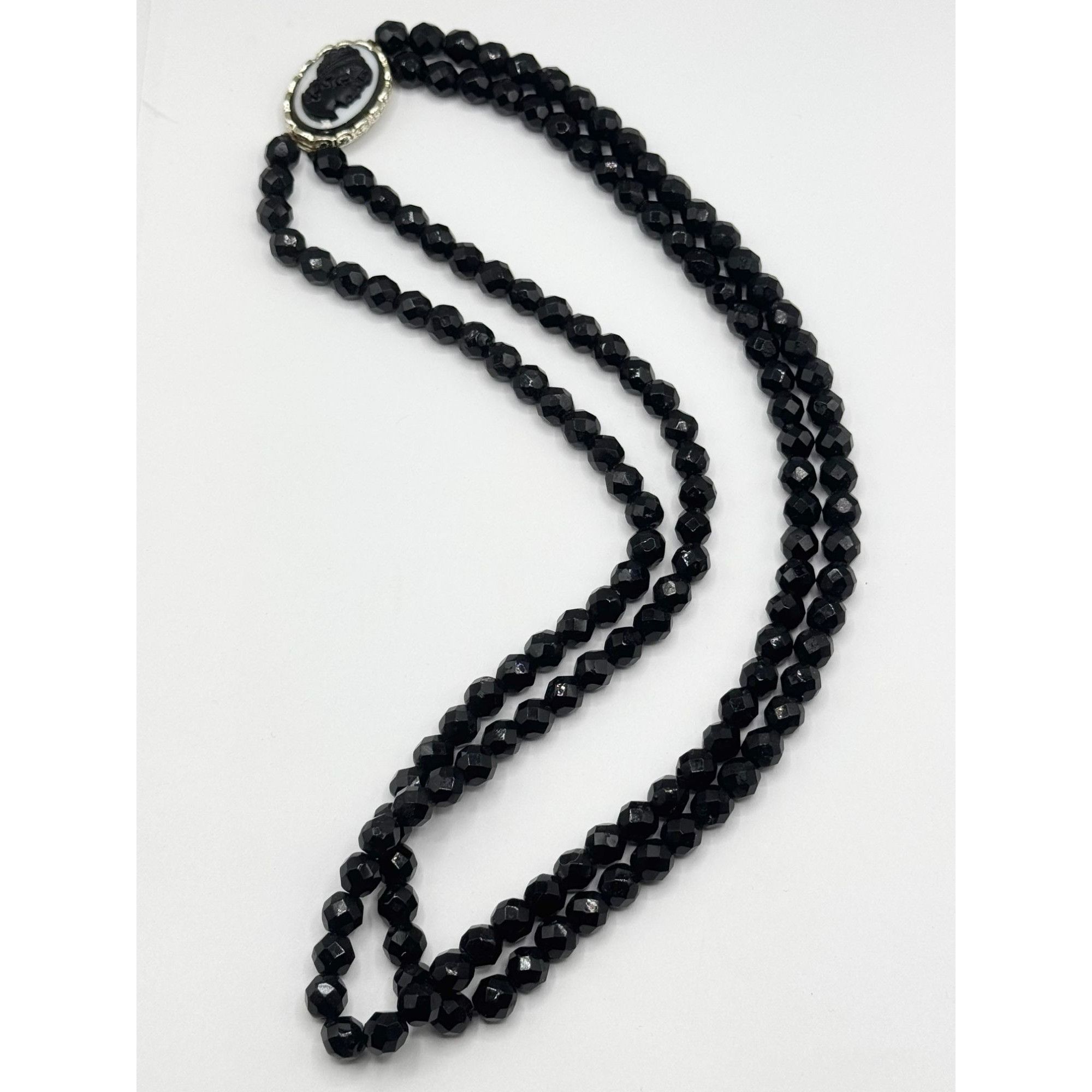 Vintage Vintage black glass beaded double strand cameo necklace Size ONE SIZE - 2 Thumbnail