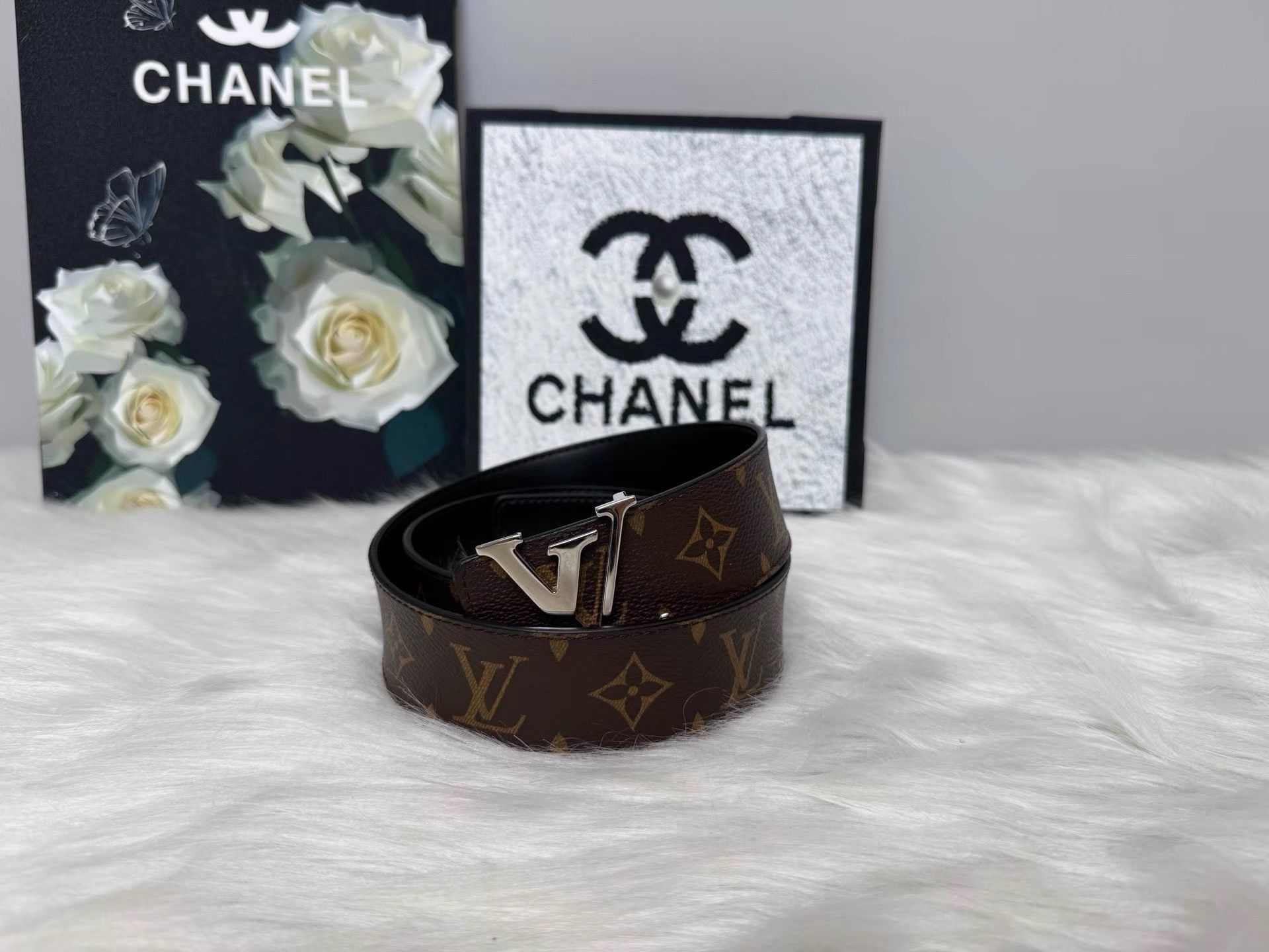 Louis Vuitton Louis Vuitton Classic Monogram Silver Logo Buckle Belt K36 Size ONE SIZE - 1 Thumbnail