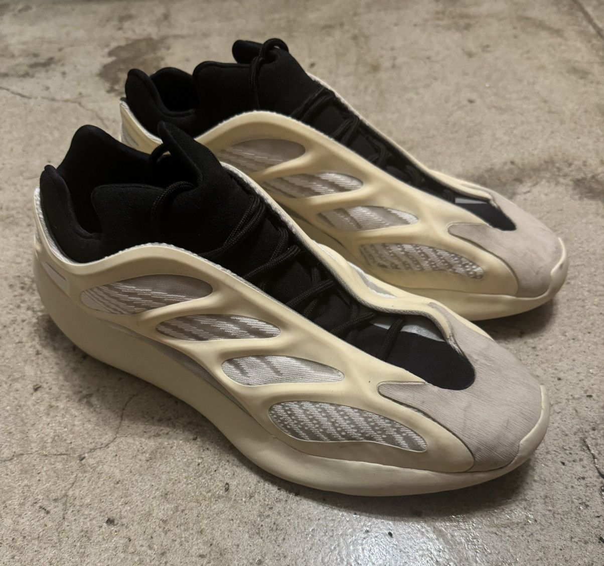 yeezy 700 v3 kanye