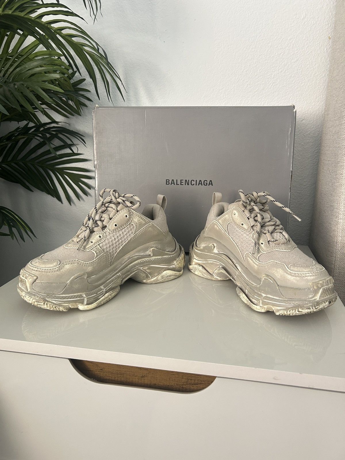 Balenciaga Balenciaga Triple S sneaker mesh/washed gray/// SALE Size US 5 / IT 35 - 7 Thumbnail