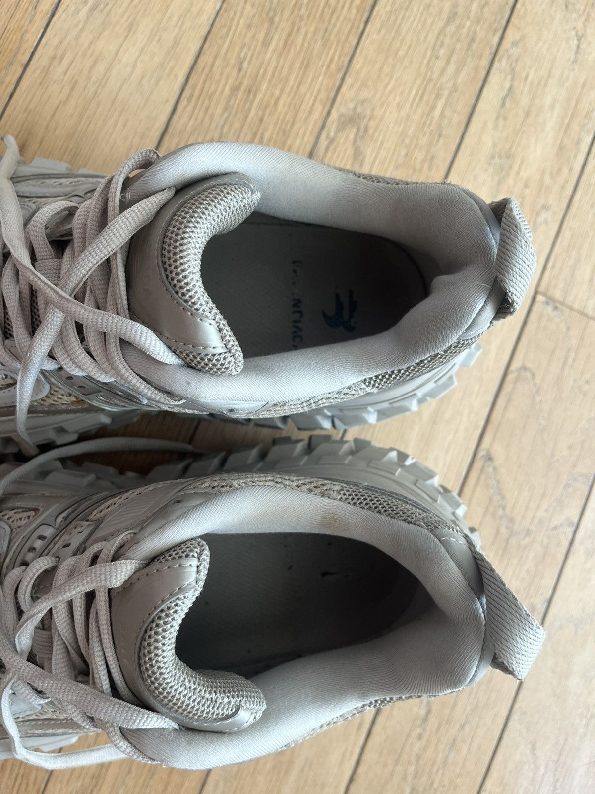 Balenciaga Balenciaga Bouncer Sneaker (Beige) Size US 7 / EU 40 - 3 Thumbnail