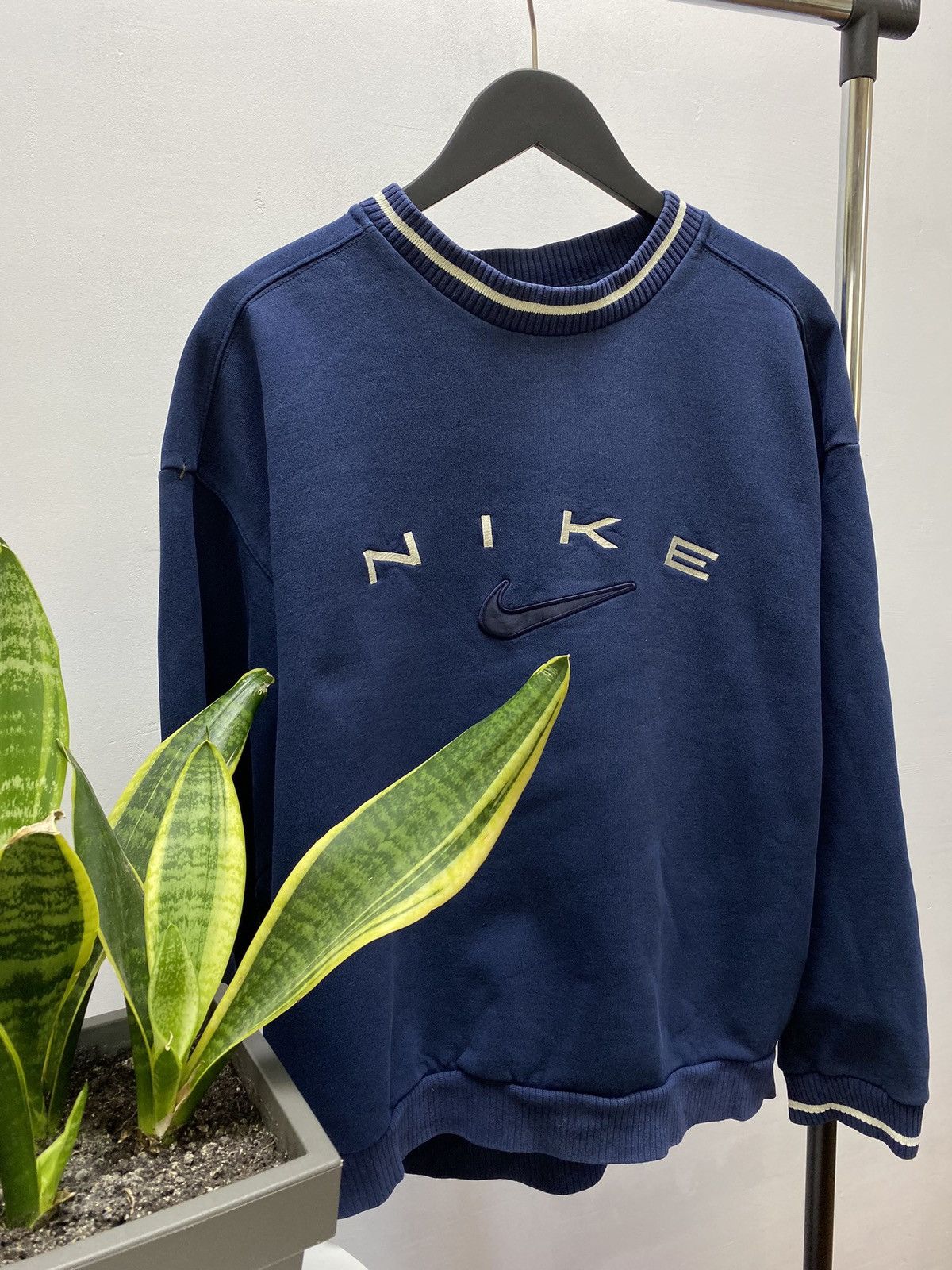 Vintage Y2K Nike 90s Big Center Logo Swoosh Sweatshirt Size US L / EU 52-54 / 3 - 3 Thumbnail