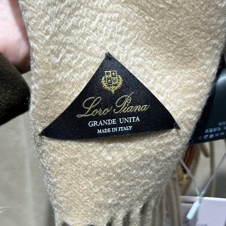 Loro Piana Loro Piana Camel Cashmere Fringe Scarf Size ONE SIZE - 3 Thumbnail