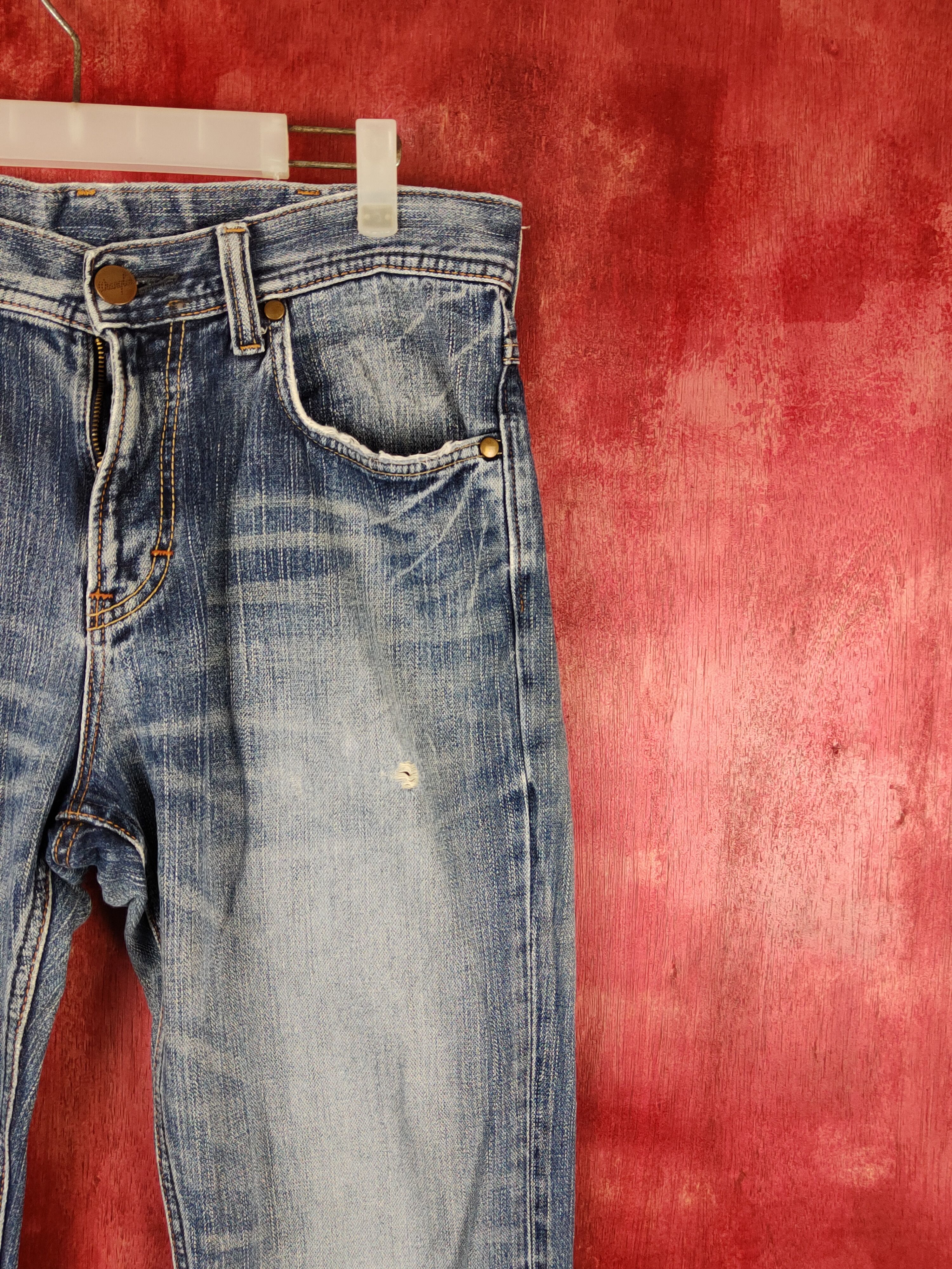 Vintage Wrangler Blue Faded Distressed Ripped Jeans #S1702 Size US 32 / EU 48 - 5 Thumbnail