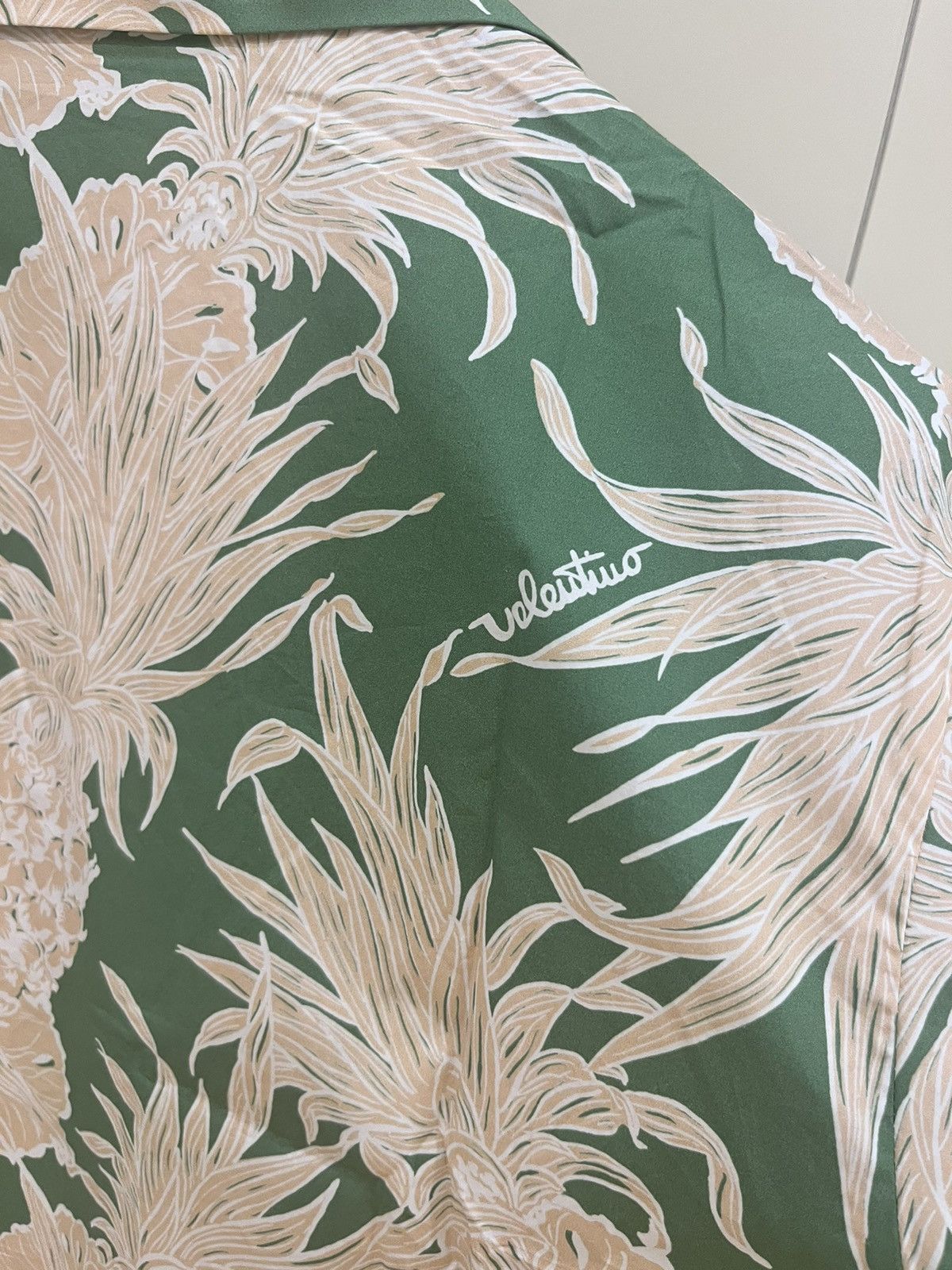 Valentino Pineapple print bowling shirt size 46 Size US S / EU 44-46 / 1 - 11 Thumbnail