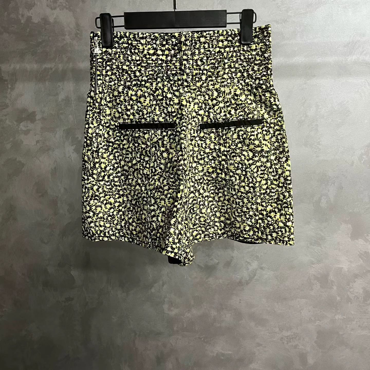 Louis Vuitton Louis Vuitton All-over Print Mid-Rise Culottes Size 27" / US 4 / IT 40 - 2 Thumbnail