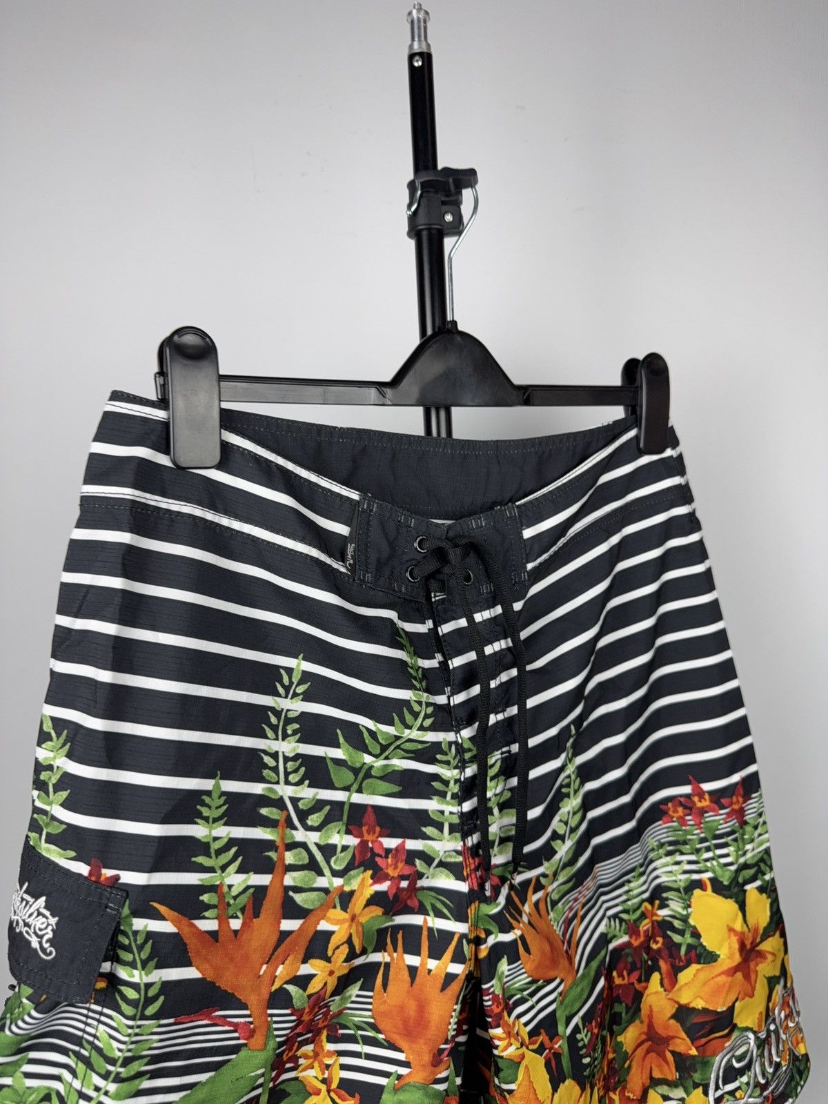 Quiksilver 00s Quiksilver Tropical Floral Surf Board Shorts Size 34 Size US 34 / EU 50 - 5 Thumbnail