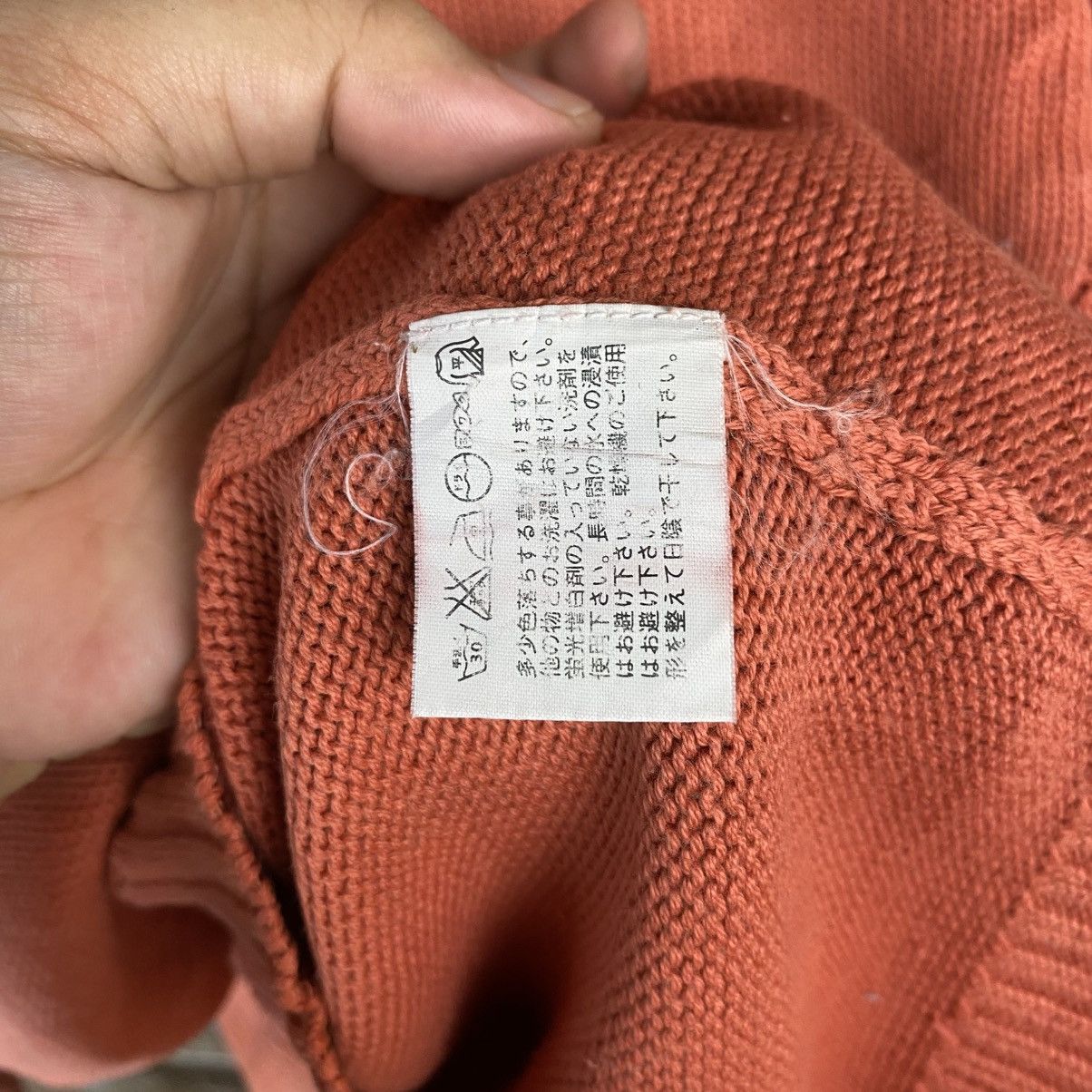 Vintage DL Uniqlo Vintage worn ripped distressed Sweaters #C1195 Size US M / EU 48-50 / 2 - 13 Thumbnail