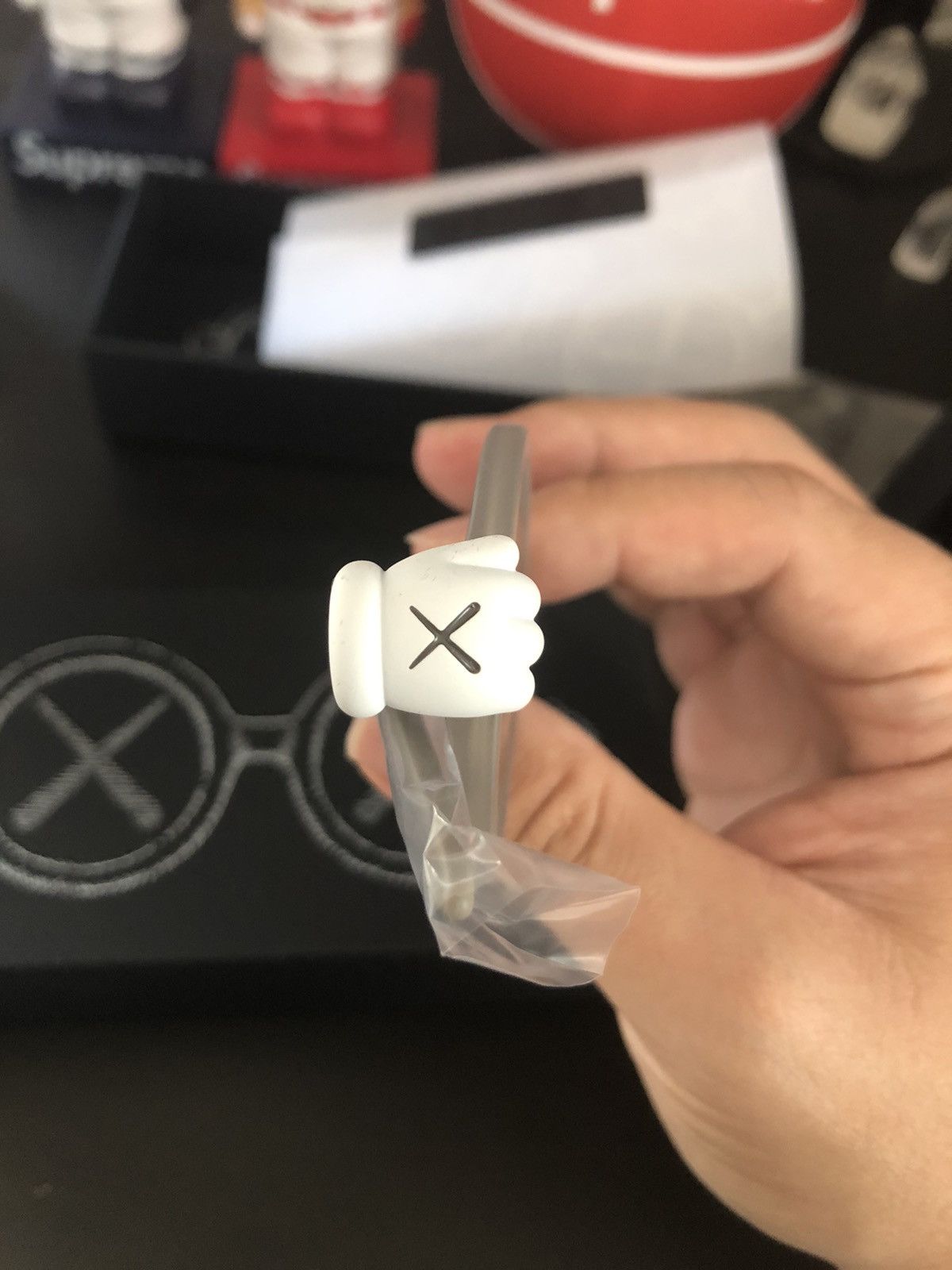 Kaws Kaws x SD Kid Sunglasses Grey Size ONE SIZE - 3 Thumbnail