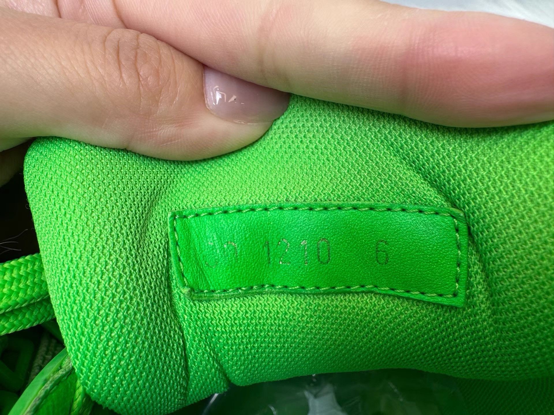 Louis Vuitton Louis Vuitton Lime Green Monogram Denim Low Top K36 Size US 6 / EU 39 - 5 Thumbnail