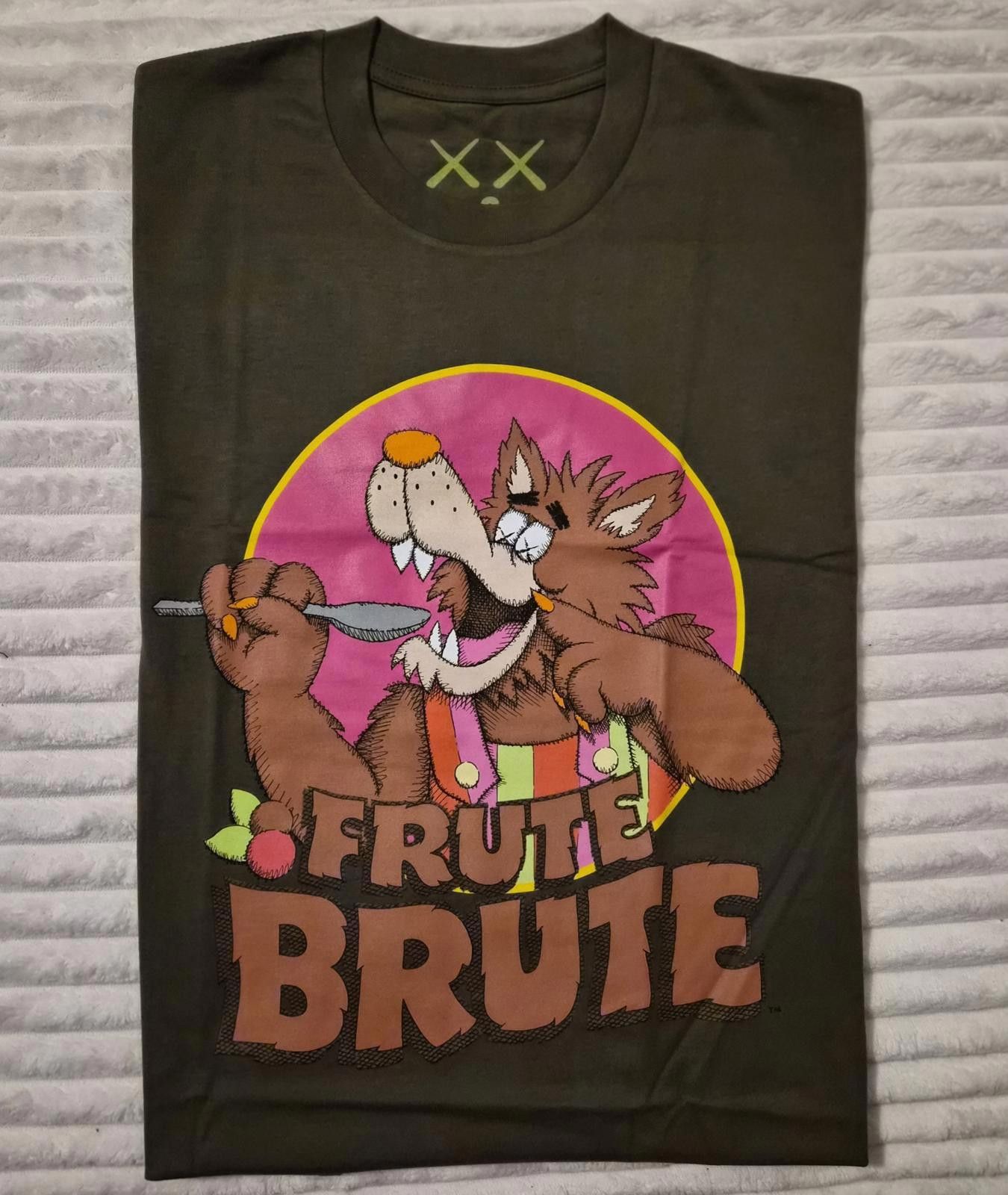 The Unbranded Brand Graphic T-Shirt with 'Frute Brute' Cartoon Design Kaws Size US M / EU 48-50 / 2 - 1 Preview