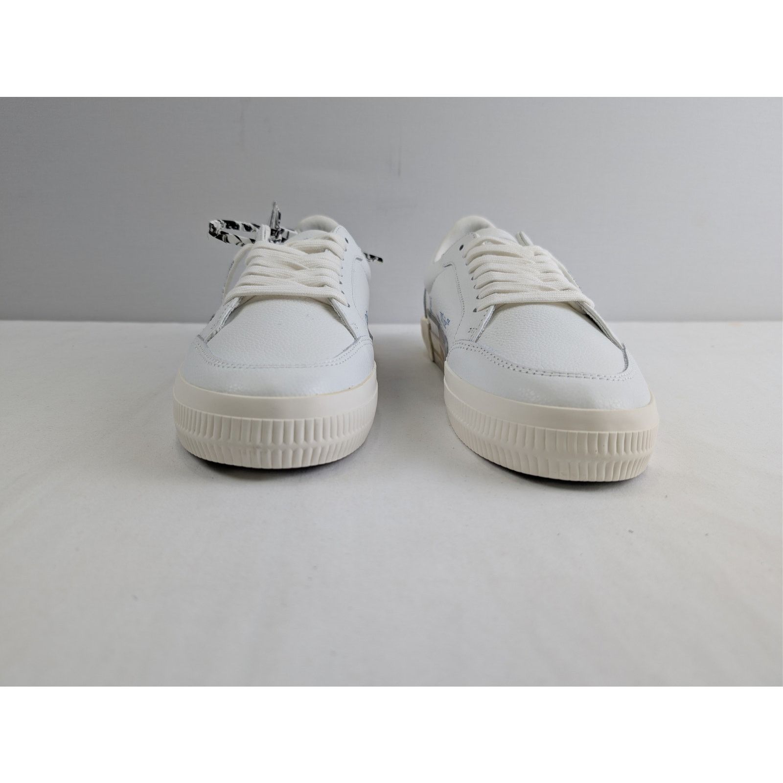 o1rshd1 Low Vulcanized Leather Sneakers in White