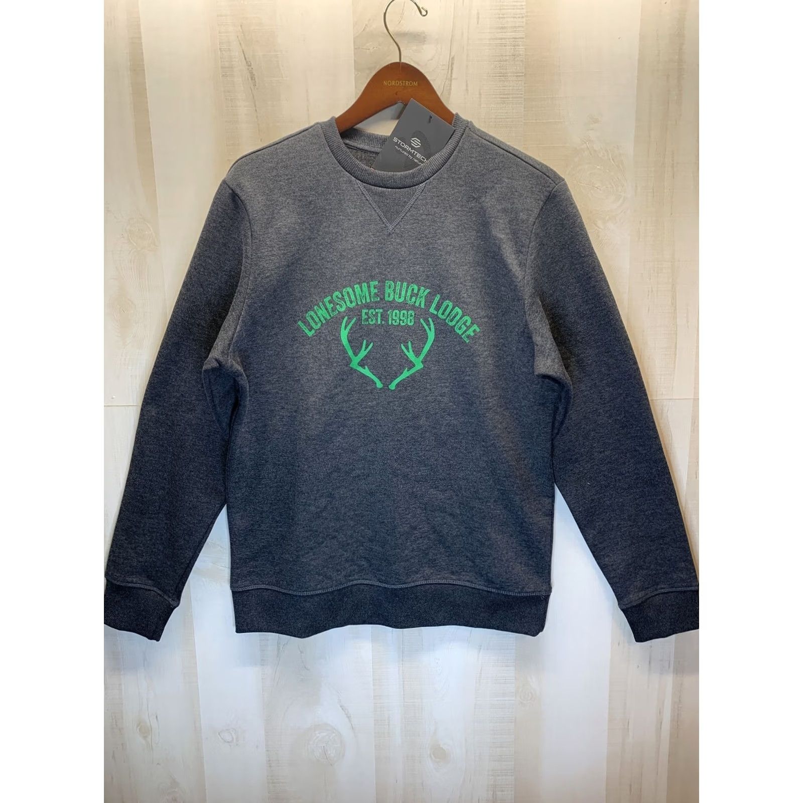 Stormtech Stormtech Sweatshirt Men M Yukon Crew Pullover “Lonesome Buck Lodge” NWT Gray Short Sleeve? Size US M / EU 48-50 / 2 - 2 Thumbnail