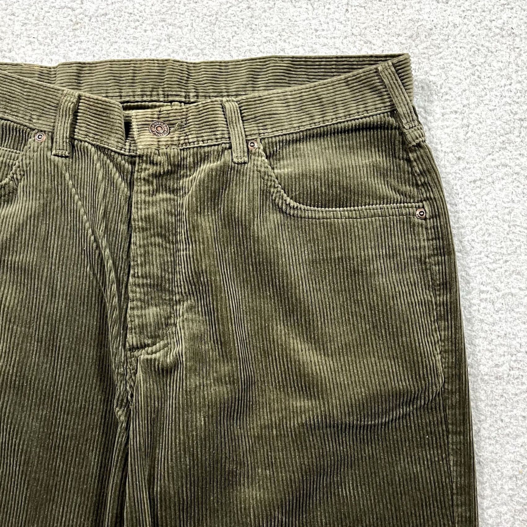 Lee Lee Corduroy Pants Mens 35x29 Olive Vintage Preppy Casual 5-Pocket Chino Straight Regular USA 80s 90s Mens Clothing Size US 35 - 7 Thumbnail
