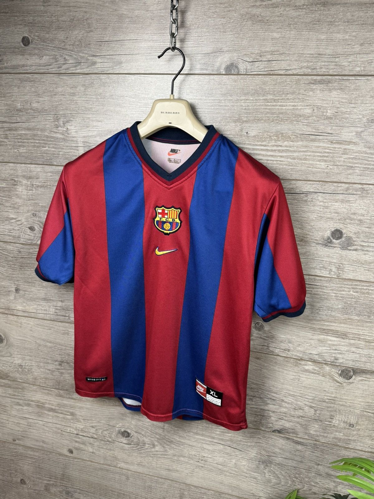 Nike BARCELONA 1998 1999 HOME FOOTBALL NIKE SHIRT SOCCER JERSEY Size US S / EU 44-46 / 1 - 10 Thumbnail