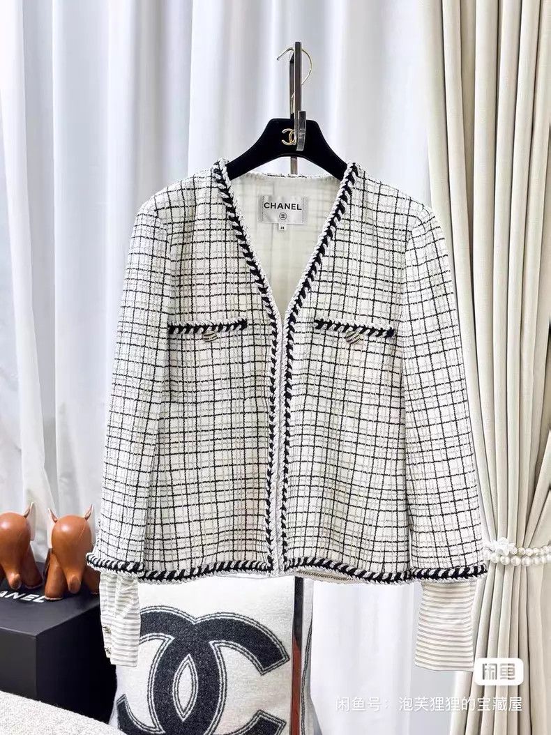 Chanel Chanel Black and white plaid cuff fake two-piece long-slee Size XS / US 0-2 / IT 36-38 - 1 Thumbnail