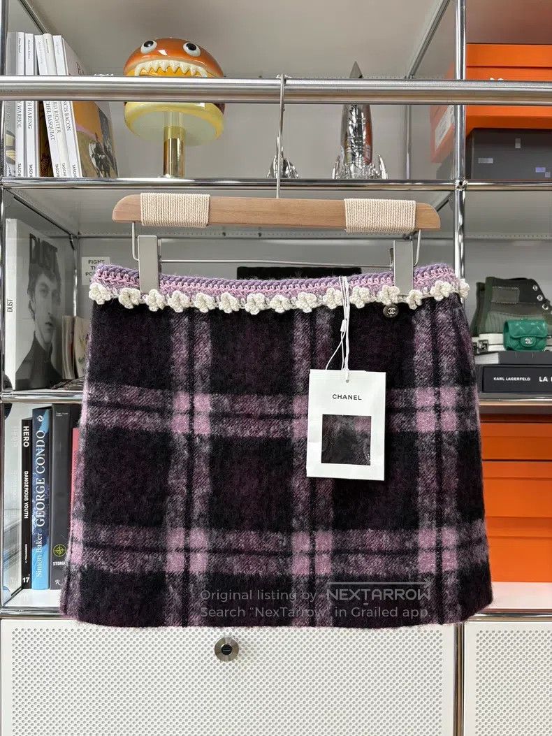 Chanel Chanel 24A handicraft workshop series small flower retro p Size 24" / US 00 / IT 34 - 1 Thumbnail