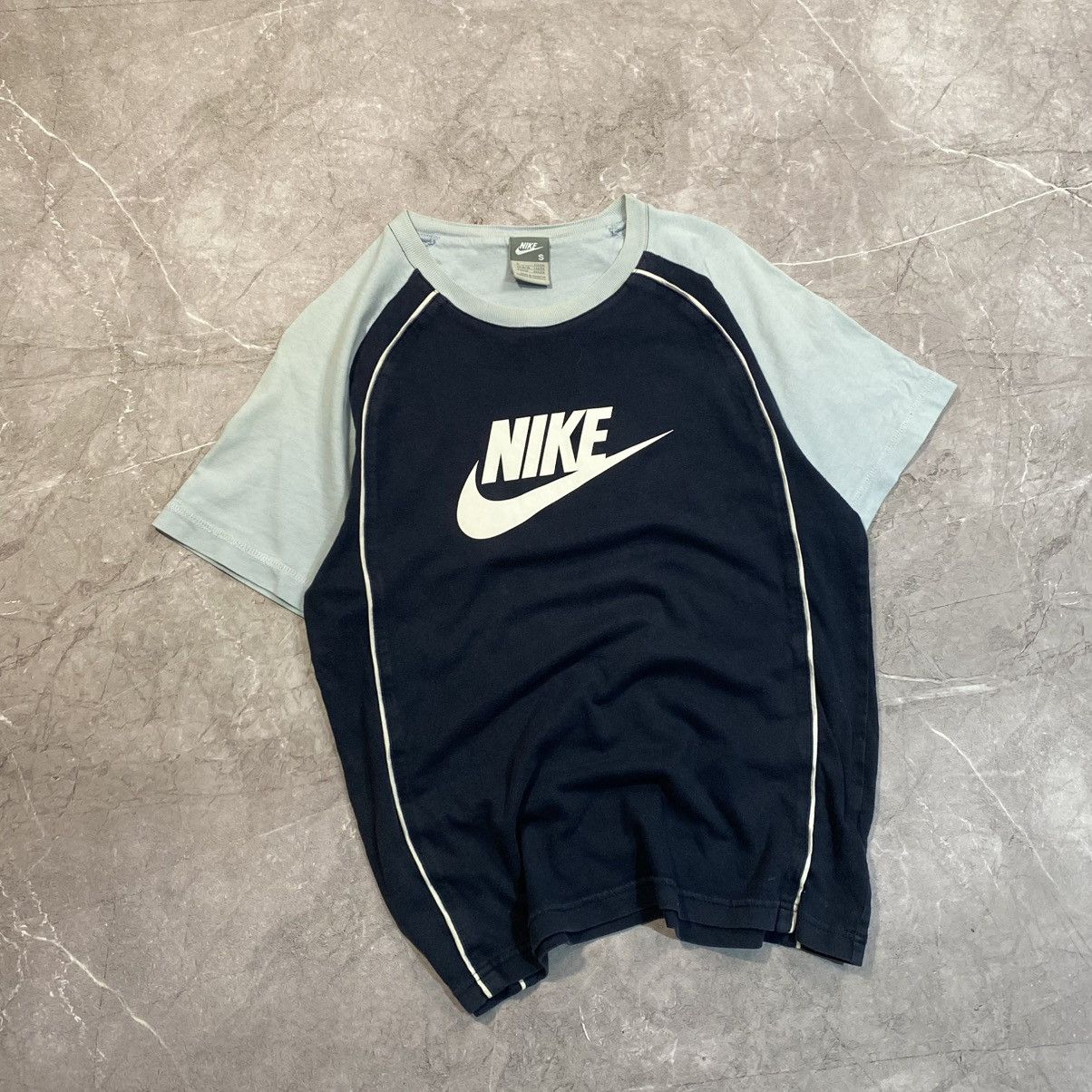 Nike × Vintage VINTAGE NIKE TEE BIG LOGO 00s Size US S / EU 44-46 / 1 - 1 Thumbnail