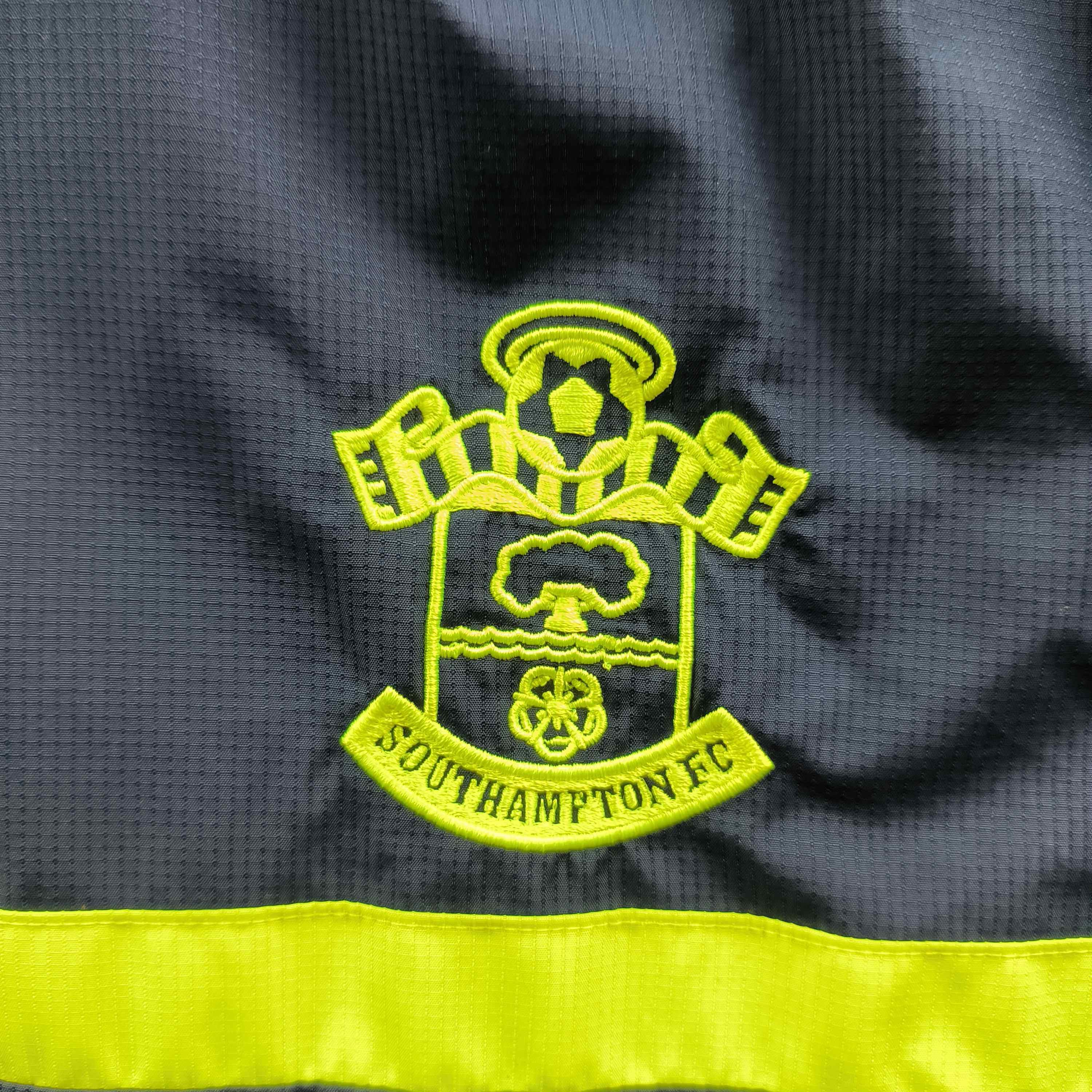 Adidas Southampton 2013-14 Adidas top size M Size US M / EU 48-50 / 2 - 3 Thumbnail