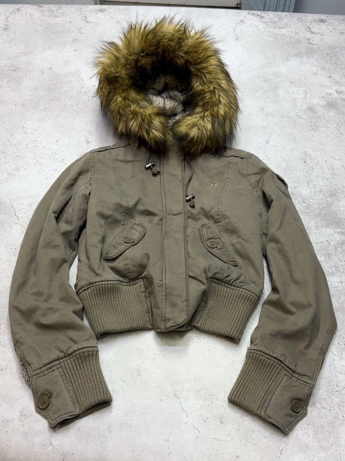 Japanese Brand Vintage Fur Hood Cropped Abercrombie Style Bomber Jacket Size US M / EU 48-50 / 2 - 4 Thumbnail