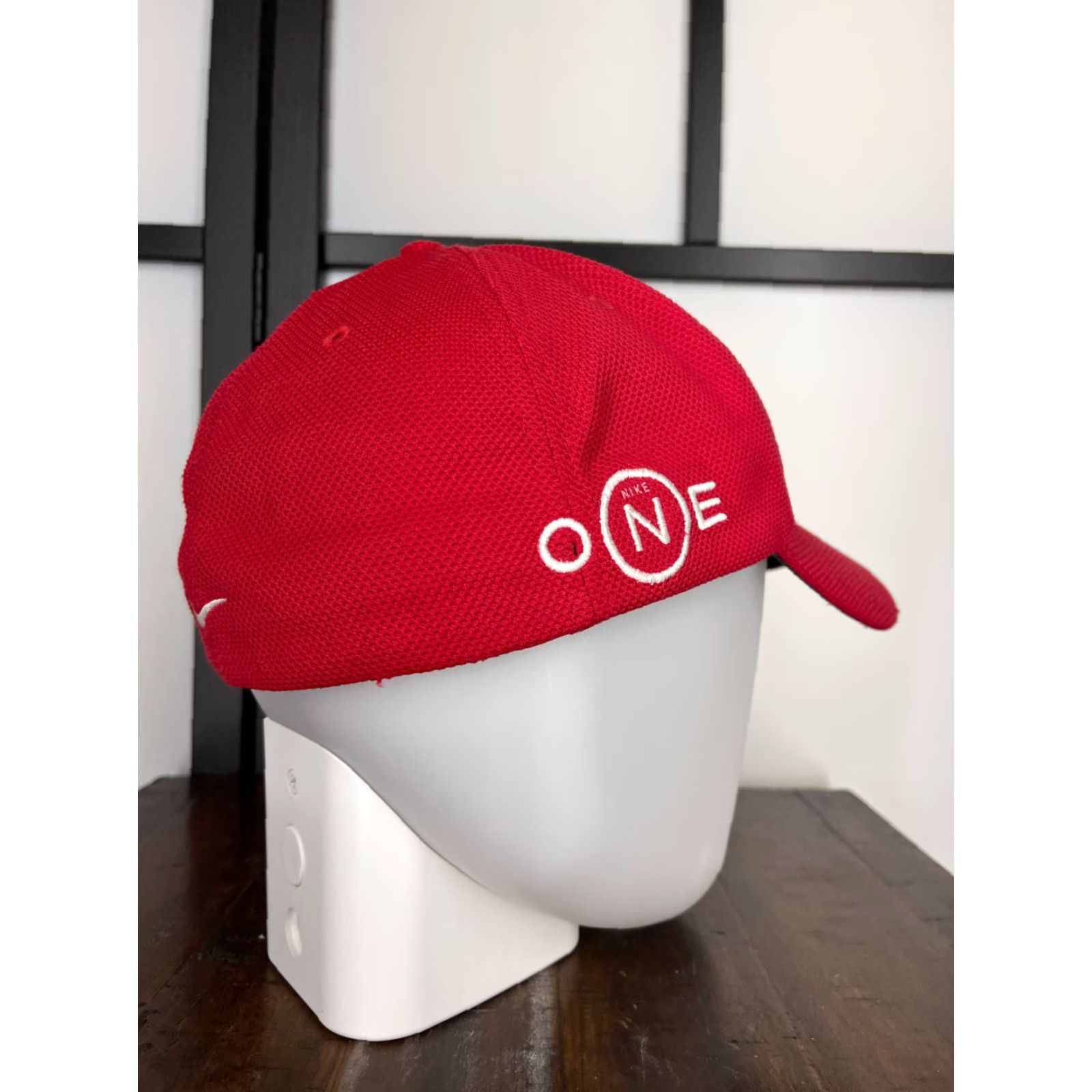 Nike Nike Golf Hat Cap Fitted Mens Large Red Swoosh Tiger Woods Collection Golf ONE D Hat Mens L Red Nike Golf Cap Golf Hat Tiger Woods Collection 90s? Size ONE SIZE - 7 Thumbnail
