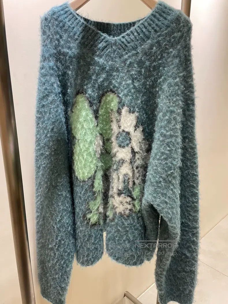Martine Rose Martine Rose V-neck fashion printed pullover Size US S / EU 44-46 / 1 - 1 Thumbnail
