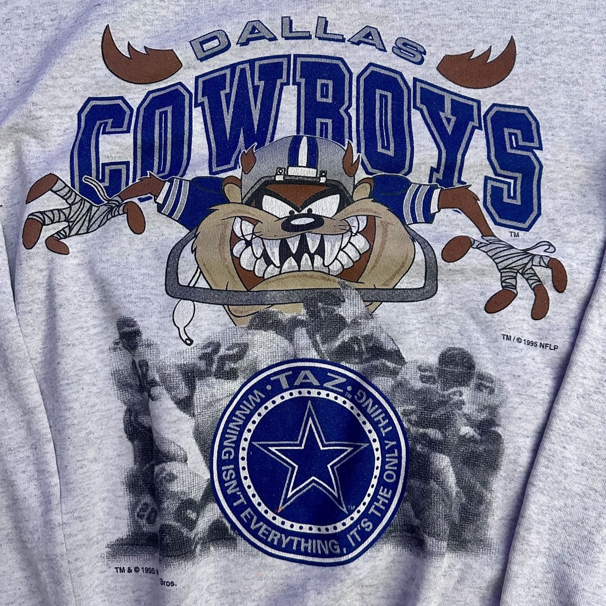 NFL × Vintage Vintage 1995 Dallas Cowboys Looney Tunes Taz Jumper Size US XL / EU 56 / 4 - 2 Thumbnail