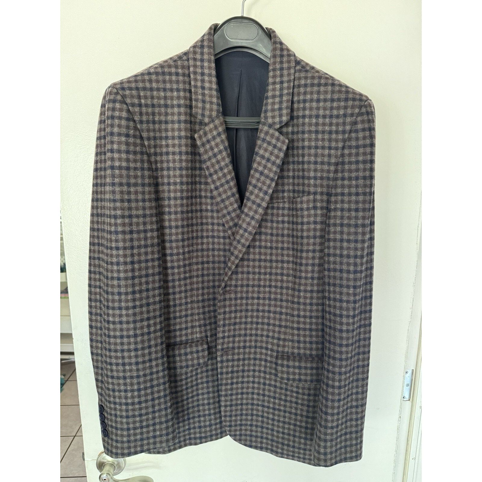 Vince Vince Checkered Wool Blend Sport Coat Blazer EUC Sz 46 Size 46R - 1 Thumbnail
