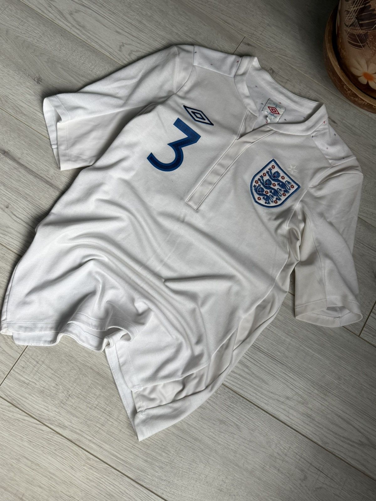 Umbro × Vintage Vintage Umbro 2009/10 soccer jersey England A. Cole shirt Size US S / EU 44-46 / 1 - 2 Thumbnail