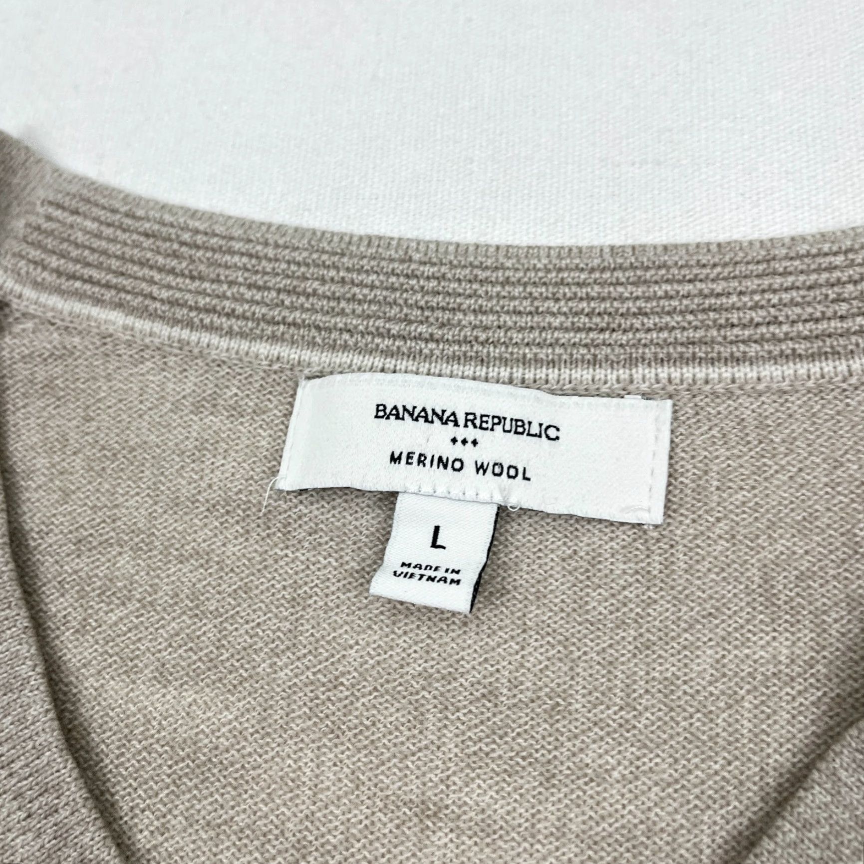 Banana Republic Banana Republic Sweater Mens L Sand Brown Merino Wool V-Neck Pullover Academia Size US L / EU 52-54 / 3 - 2 Thumbnail