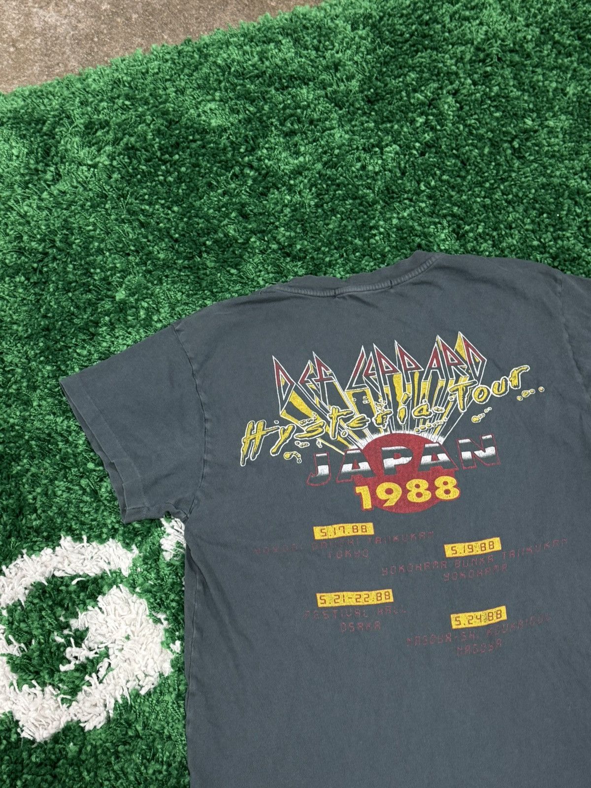 Daydreamer Daydreamer Def Leppard Tokyo Japan Tour Vintage Tee Medium Size M / US 6-8 / IT 42-44 - 5 Thumbnail