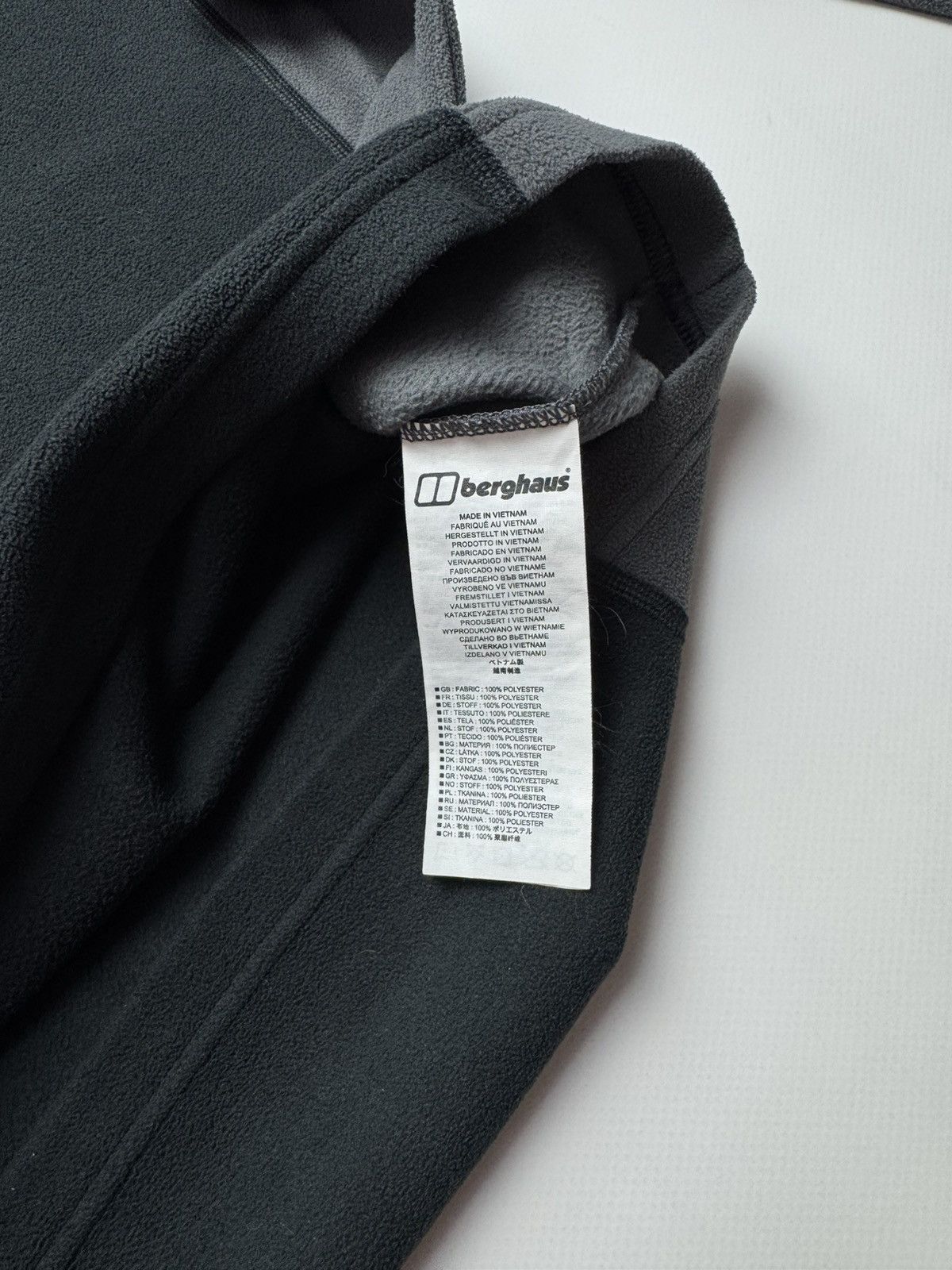 Berghaus Vintage Berghaus 1/4 Zip Fleece Pullover - Navy Blue Size L Size US L / EU 52-54 / 3 - 6 Thumbnail