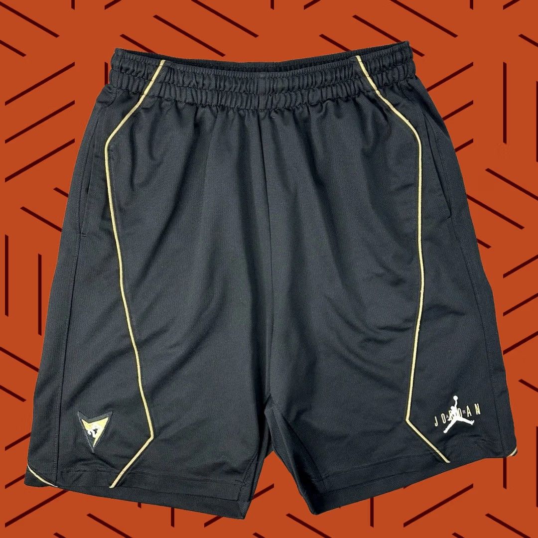 Jordan Brand Jordan Retro Basketball Shorts Men's XL Black Gold Size US 36 / EU 52 - 1 Thumbnail