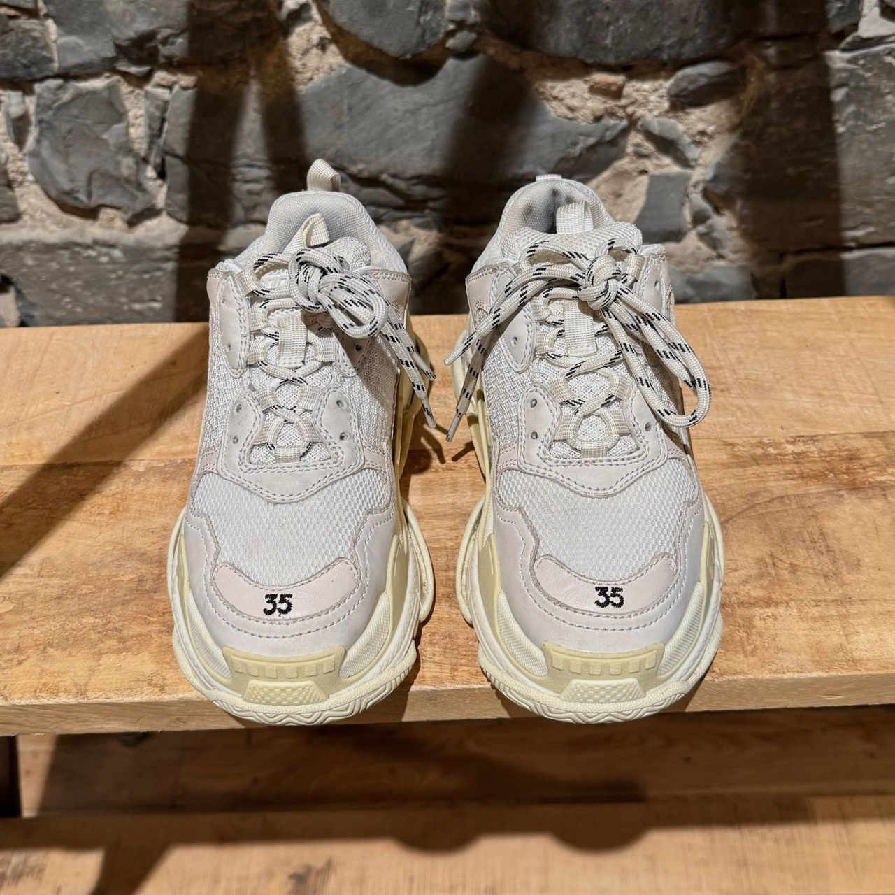 Balenciaga Balenciaga White Triple S Chunky Sneakers Size US 5 / IT 35 - 3 Thumbnail