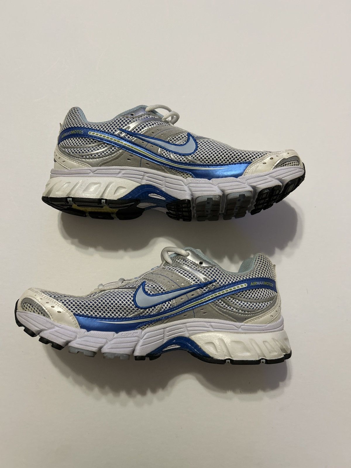 Nike Vintage Nike Air Max Moto 5 Bowerman Series Runninng Shoes Size US 10 / IT 40 - 2 Thumbnail