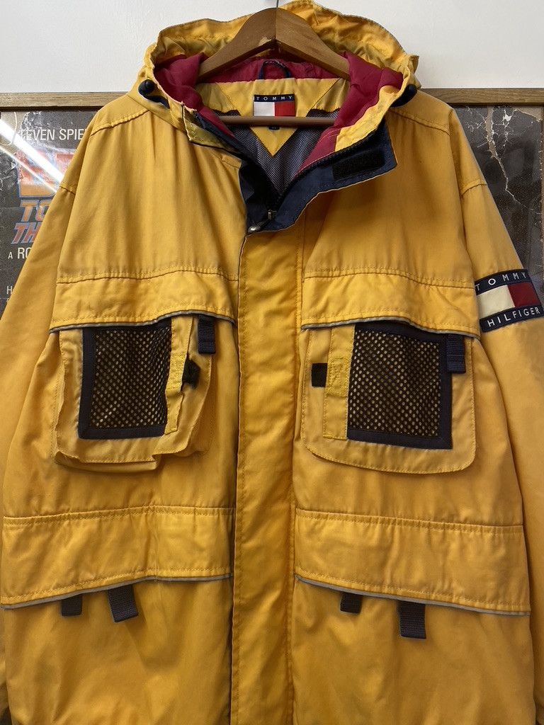 Tommy Hilfiger 90s Vintage Tommy Hilfiger Outdoor Expedition Sailing Jacket Size US L / EU 52-54 / 3 - 1 Thumbnail