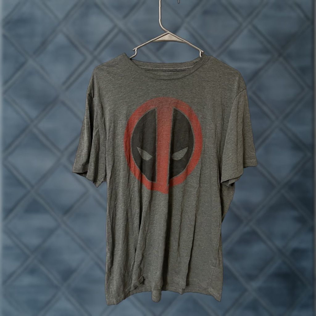 Old Navy Deadpool Old Navy Graphic T Shirt Mens Gray XL Crew Neck Short Sleeve Logo Cotton Blend Regular Fit Size US XL / EU 56 / 4 - 1 Thumbnail