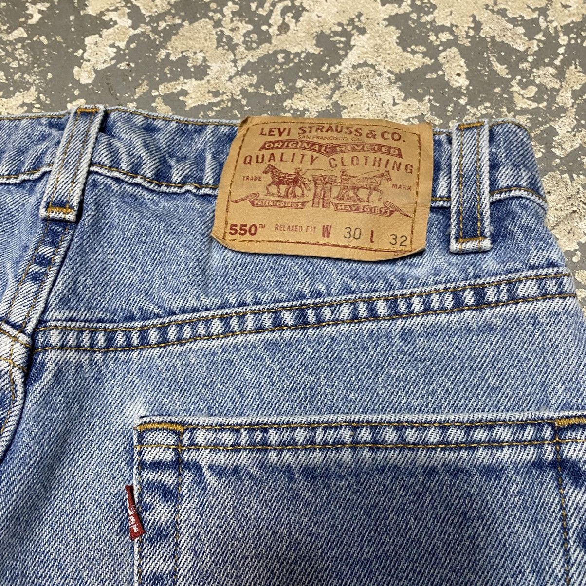 Levi's × Vintage Vintage Levi’s 550 Relaxed Fit Stripe Blue Denim USA 90s Size US 30 / EU 46 - 8 Thumbnail