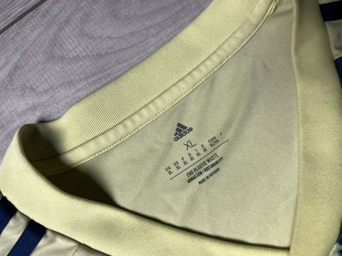 Adidas LEEDS UNITED 2022/2023 AWAY FOOTBALL ADIDAS SOCCER JERSEY Size US XL / EU 56 / 4 - 4 Thumbnail