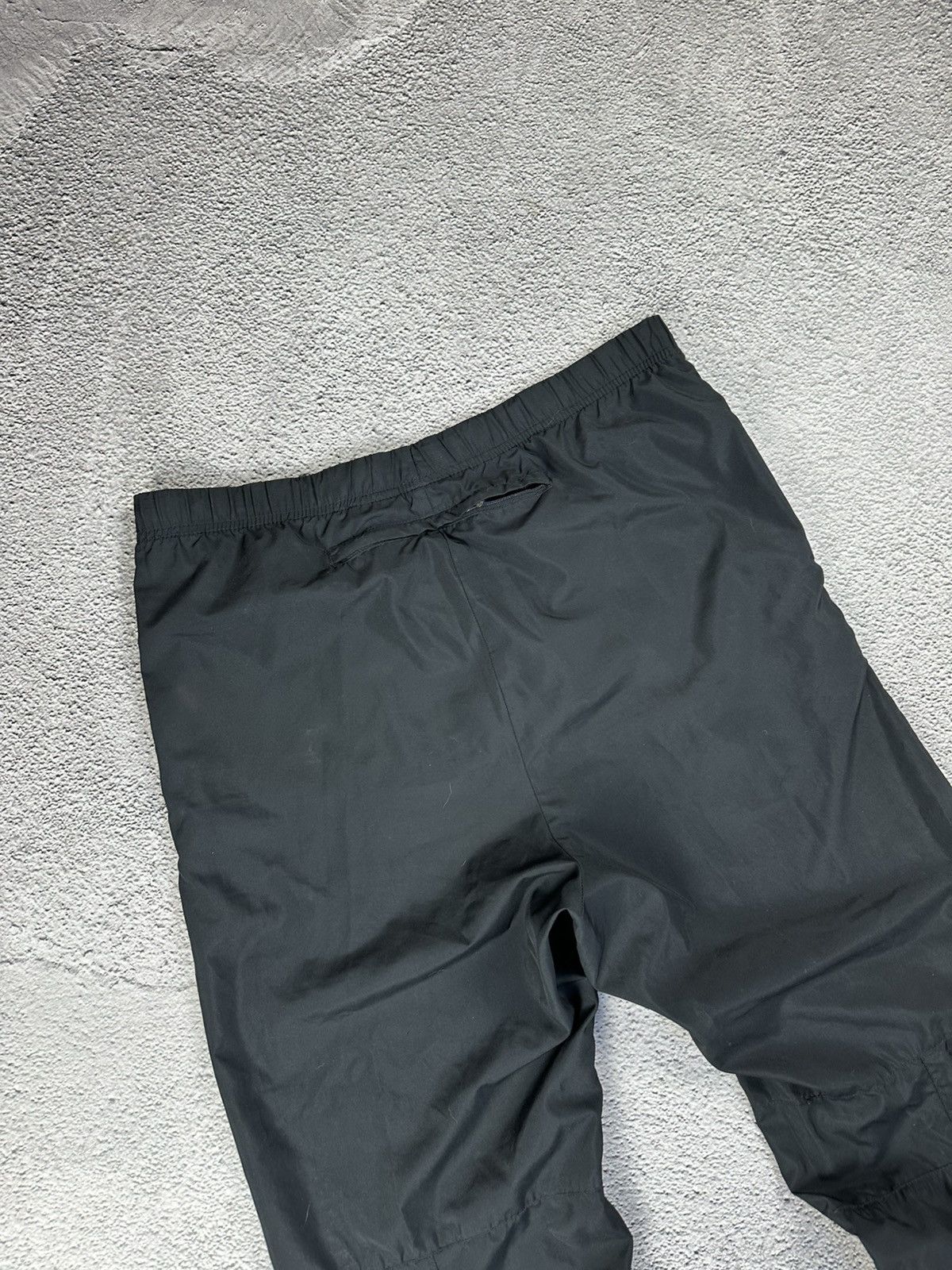 Nike Vintage Nike Trackpants Nylon Baggy Y2K Drill Style Size US 32 / EU 48 - 11 Thumbnail