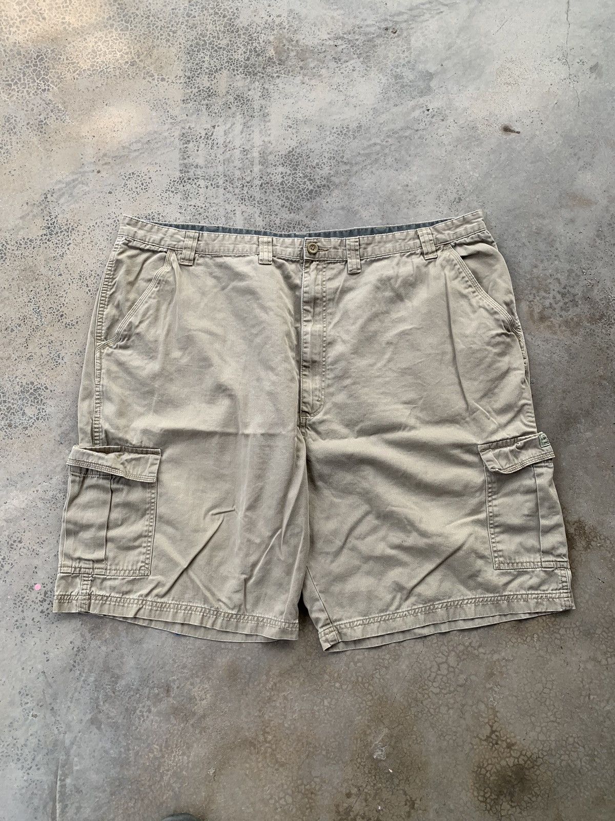 Wrangler 🔥 Big Size Wrangler Multipocket Cargo Short Pants Workwear Size US 44 / EU 60 - 1 Thumbnail