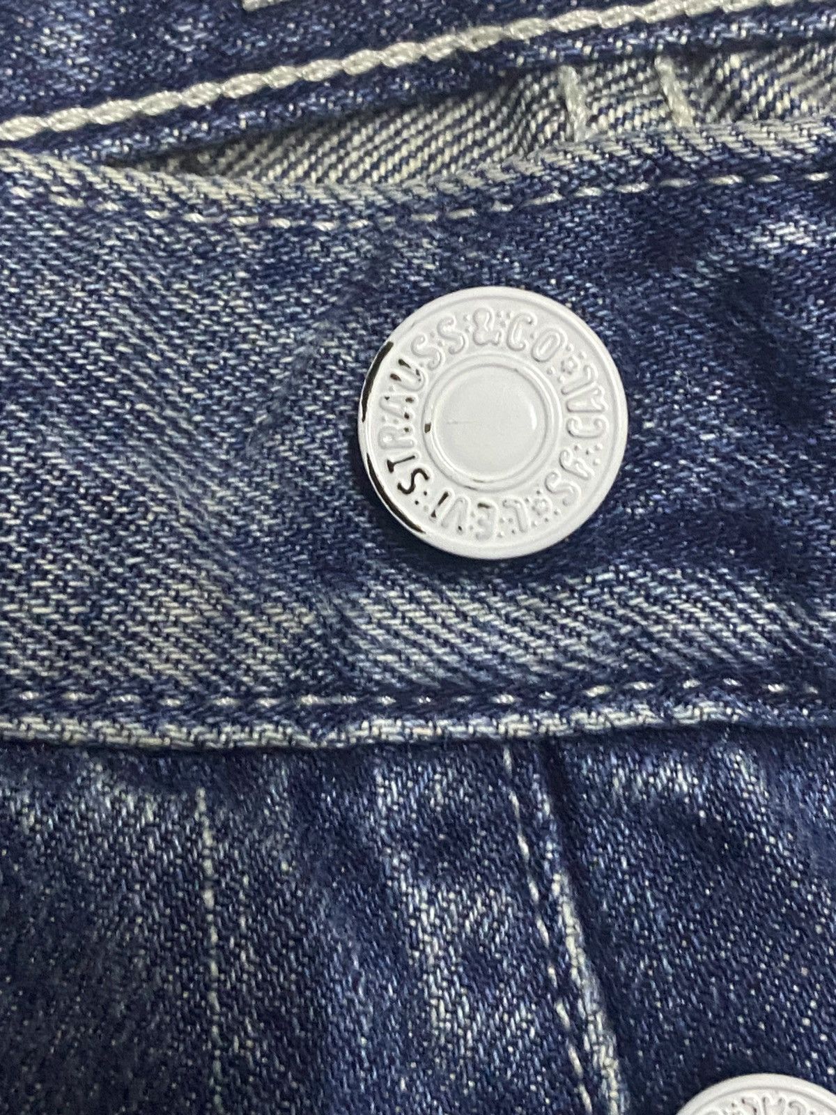 Levi's Vintage Levis 501 Distressed Loose Jeans Size US 33 - 11 Thumbnail