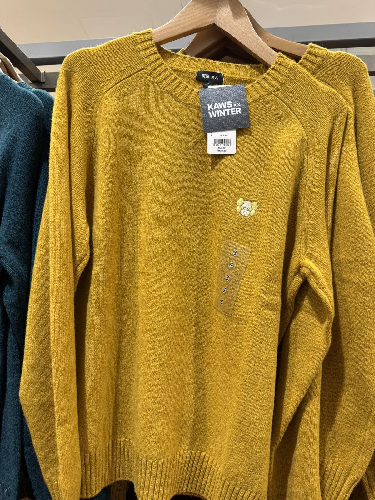 Kaws × Uniqlo Uniqlo X Kaws Lambswool Crew Neck Sweater Size US S / EU 44-46 / 1 - 4 Thumbnail