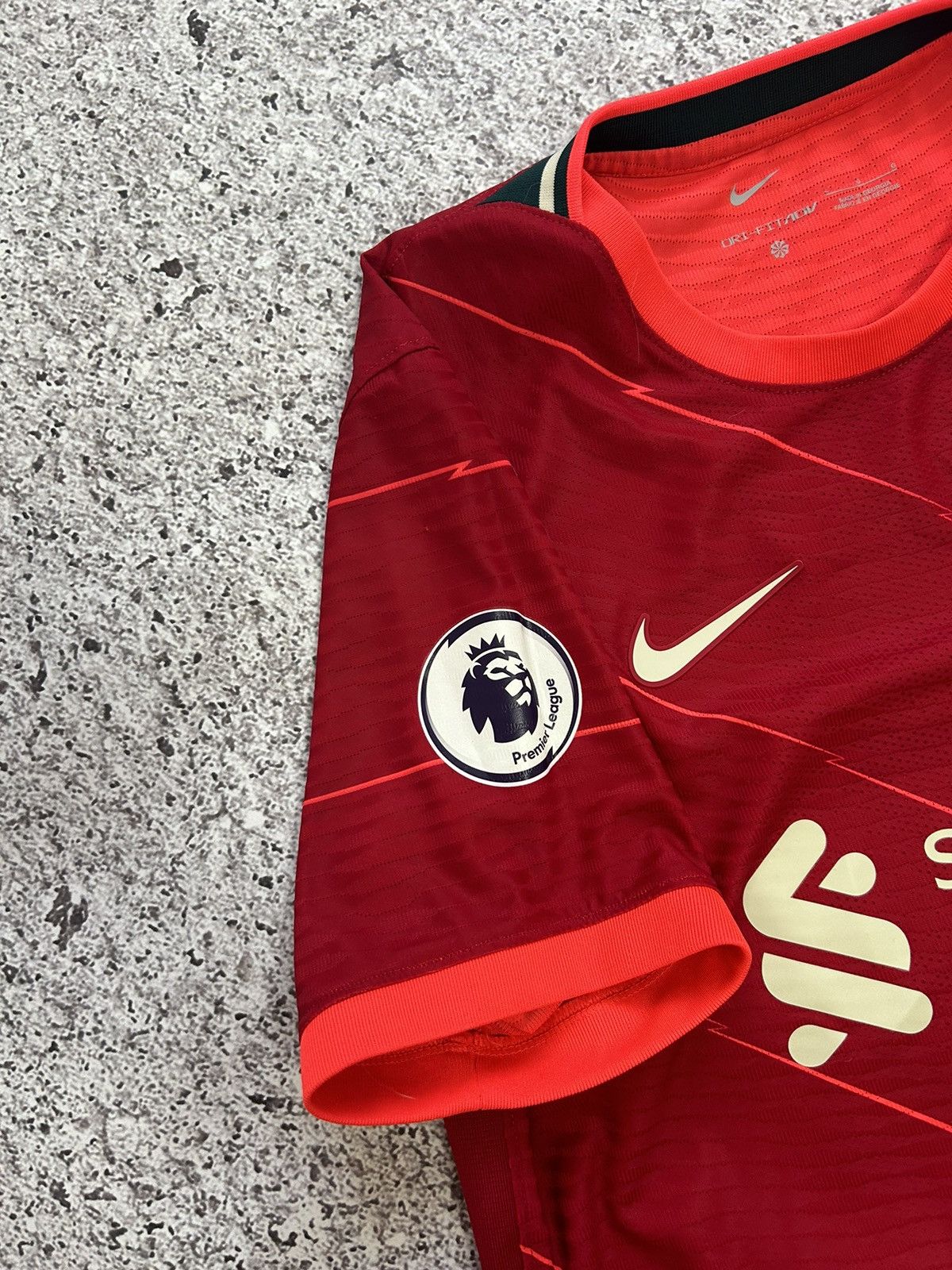 Nike × Vintage Nike FC Liverpool 2021 2022 Home Football Soccer Jersey Size US L / EU 52-54 / 3 - 12 Thumbnail