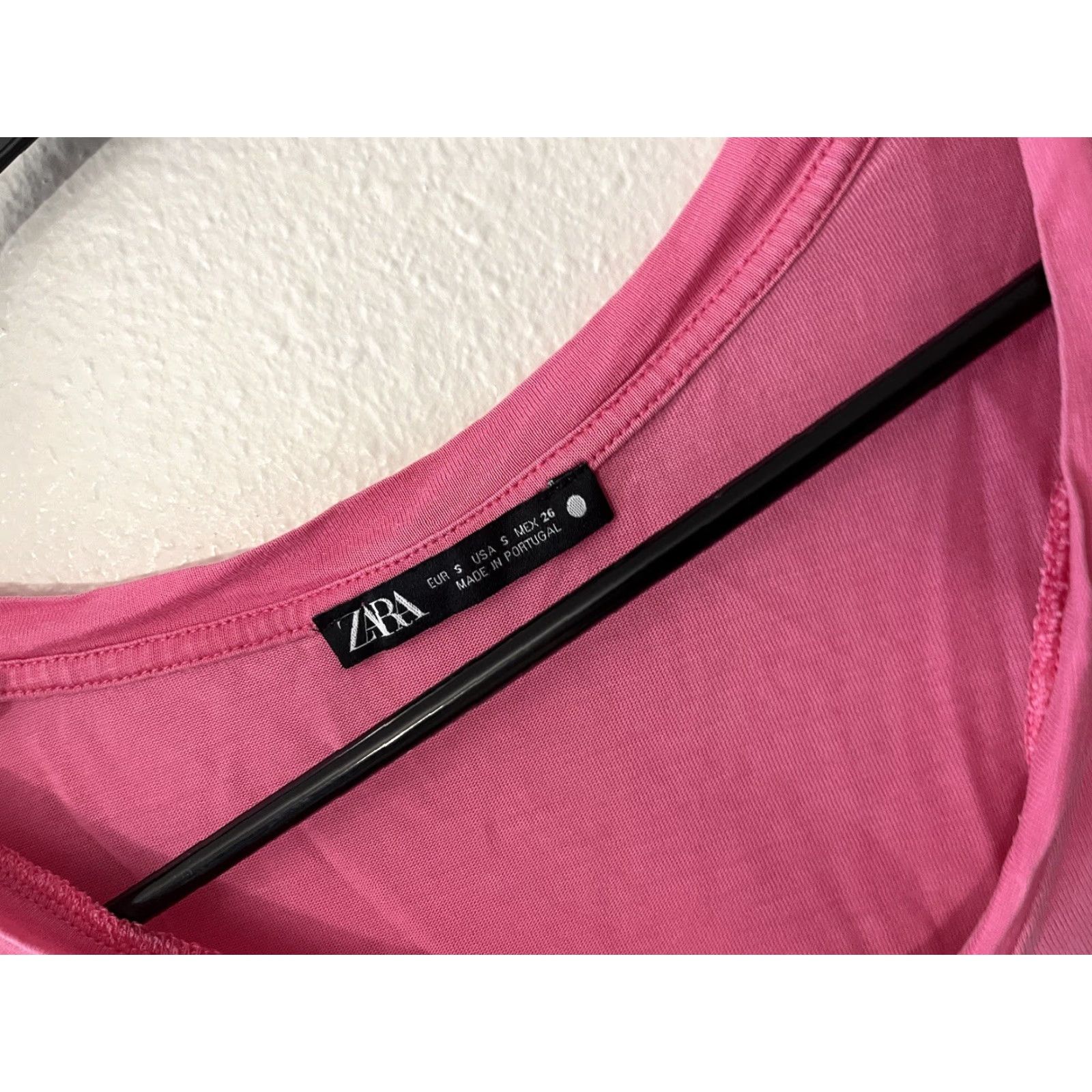 Zara VINTAGE Zara S V-Neck Tee Women's Shirt Small Pink Solid 90s Concert Womens Size 28" / US 6 / IT 42 - 2 Thumbnail
