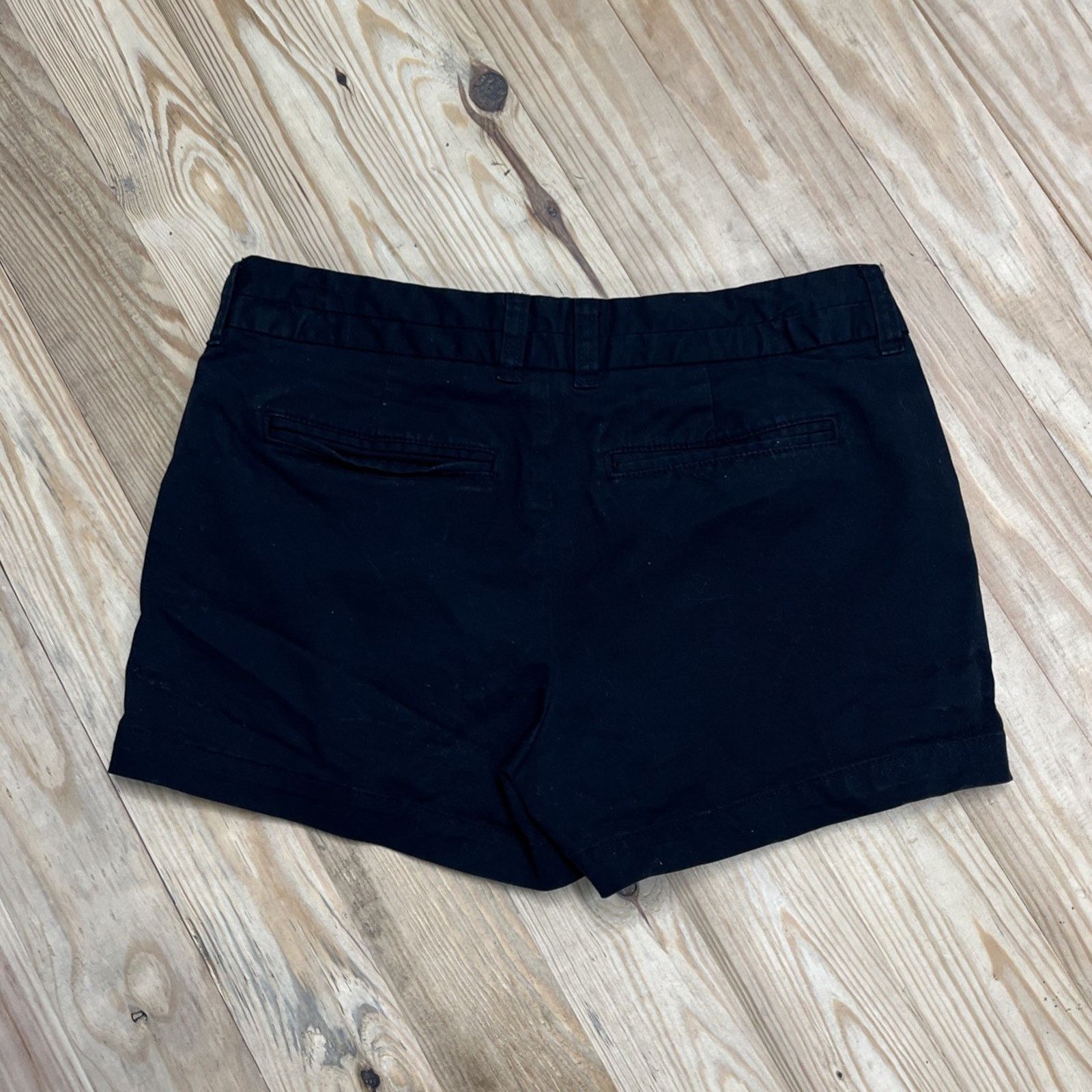 Gap Khakis By Gap Shorts Womens 4 Black City 3 Inch Short Preppy Size 27" / US 4 / IT 40 - 2 Thumbnail